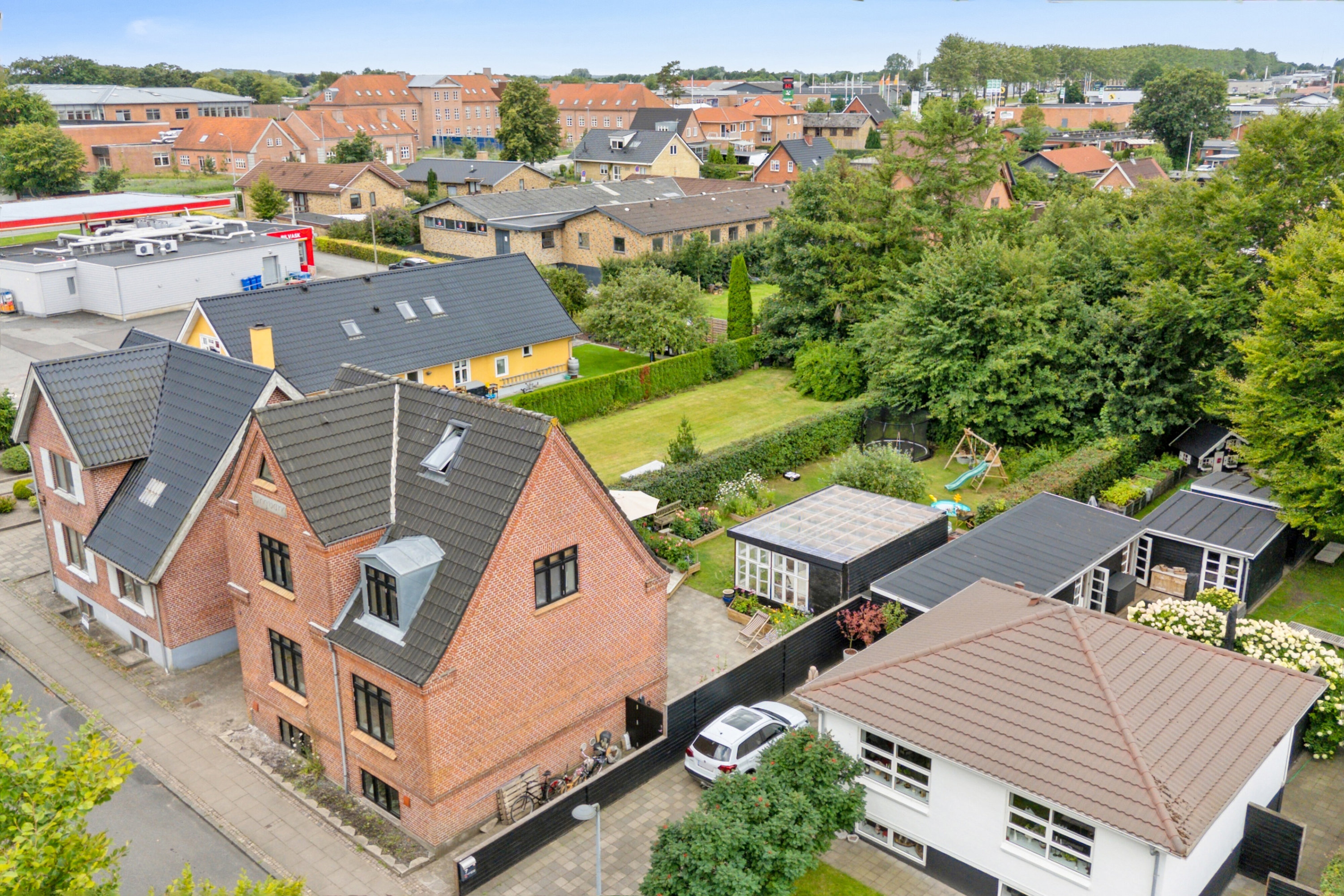 Fremhævet luftfoto billede i fuldskærmstilstand. Billede af Enghavevej 5, 7430 Ikast