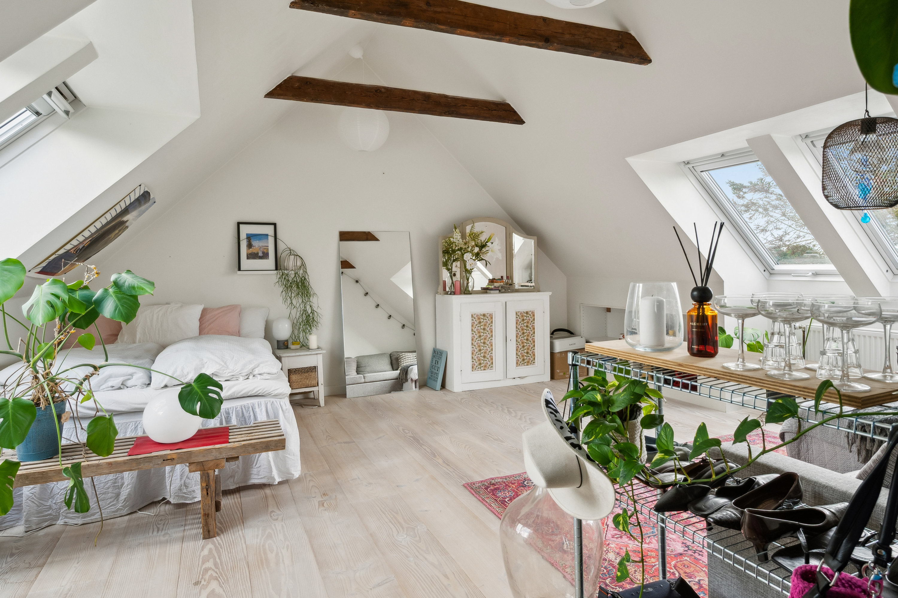 Fremhævet stue billede i fuldskærmstilstand. Billede af Haarvej 19, Sandby, 8382 Hinnerup