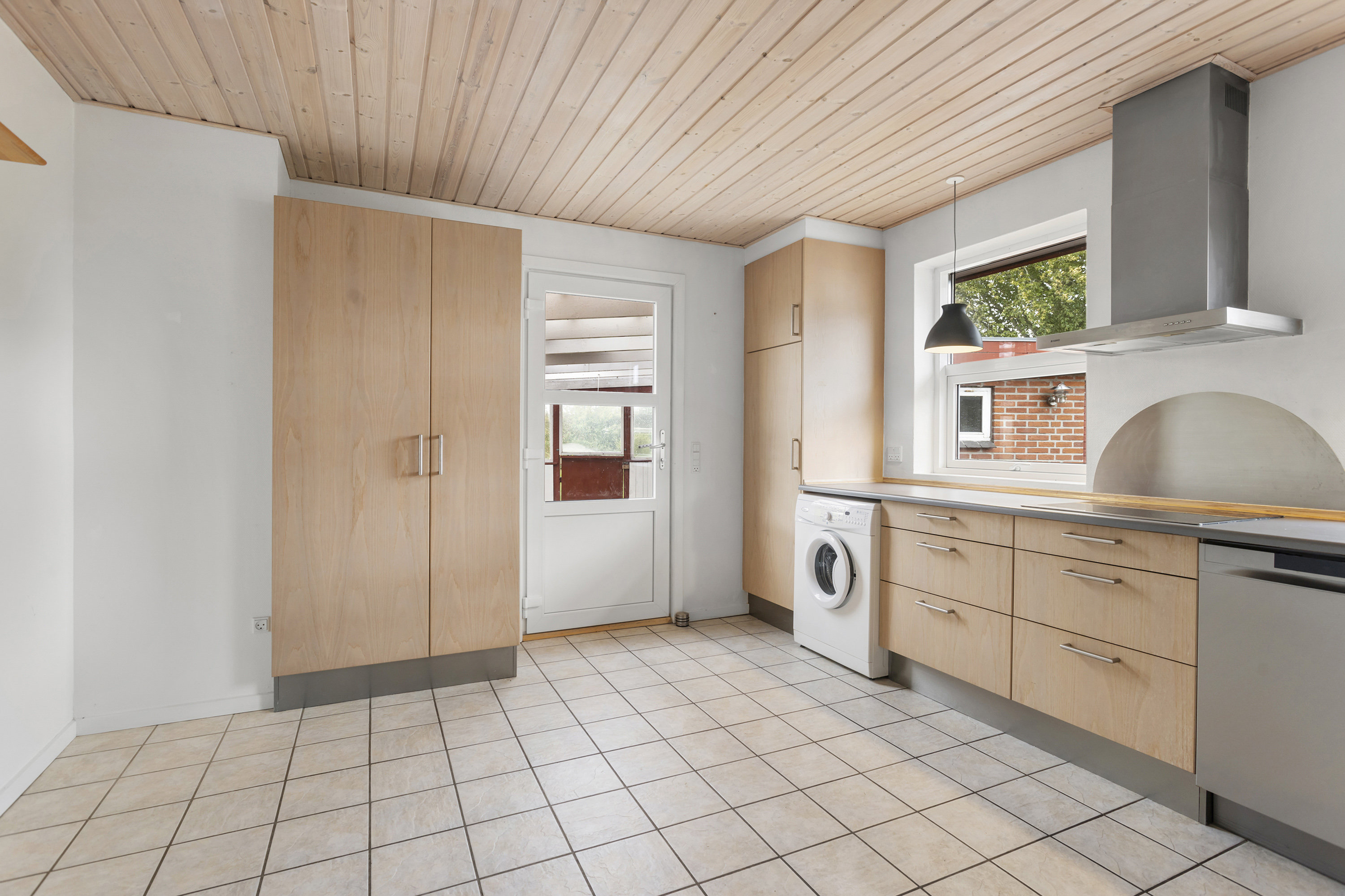 Fremhævet køkken billede i fuldskærmstilstand. Billede af Stationsvej 34, 9970 Strandby