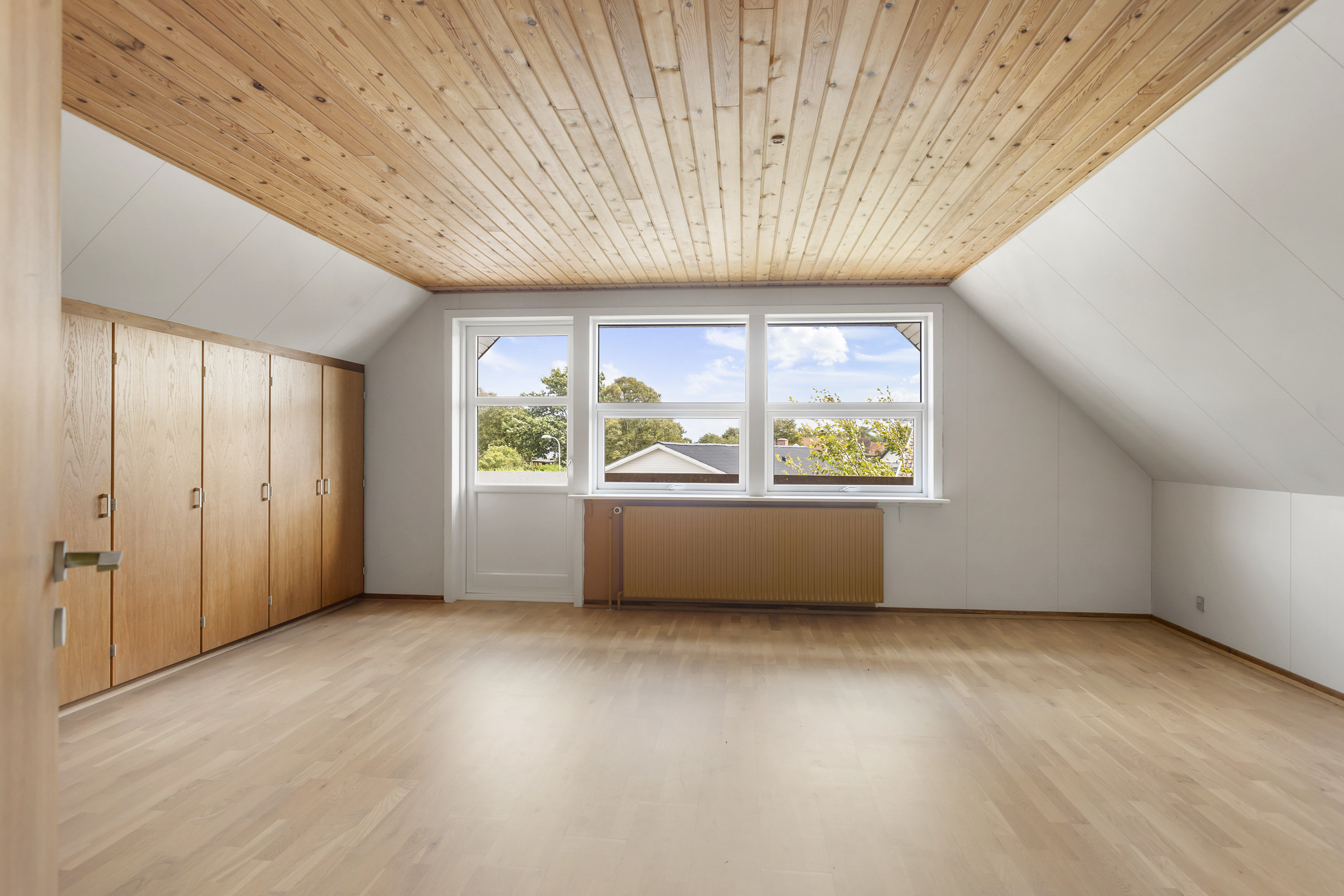 Fremhævet soveværelse billede i fuldskærmstilstand. Billede af Stationsvej 34, 9970 Strandby