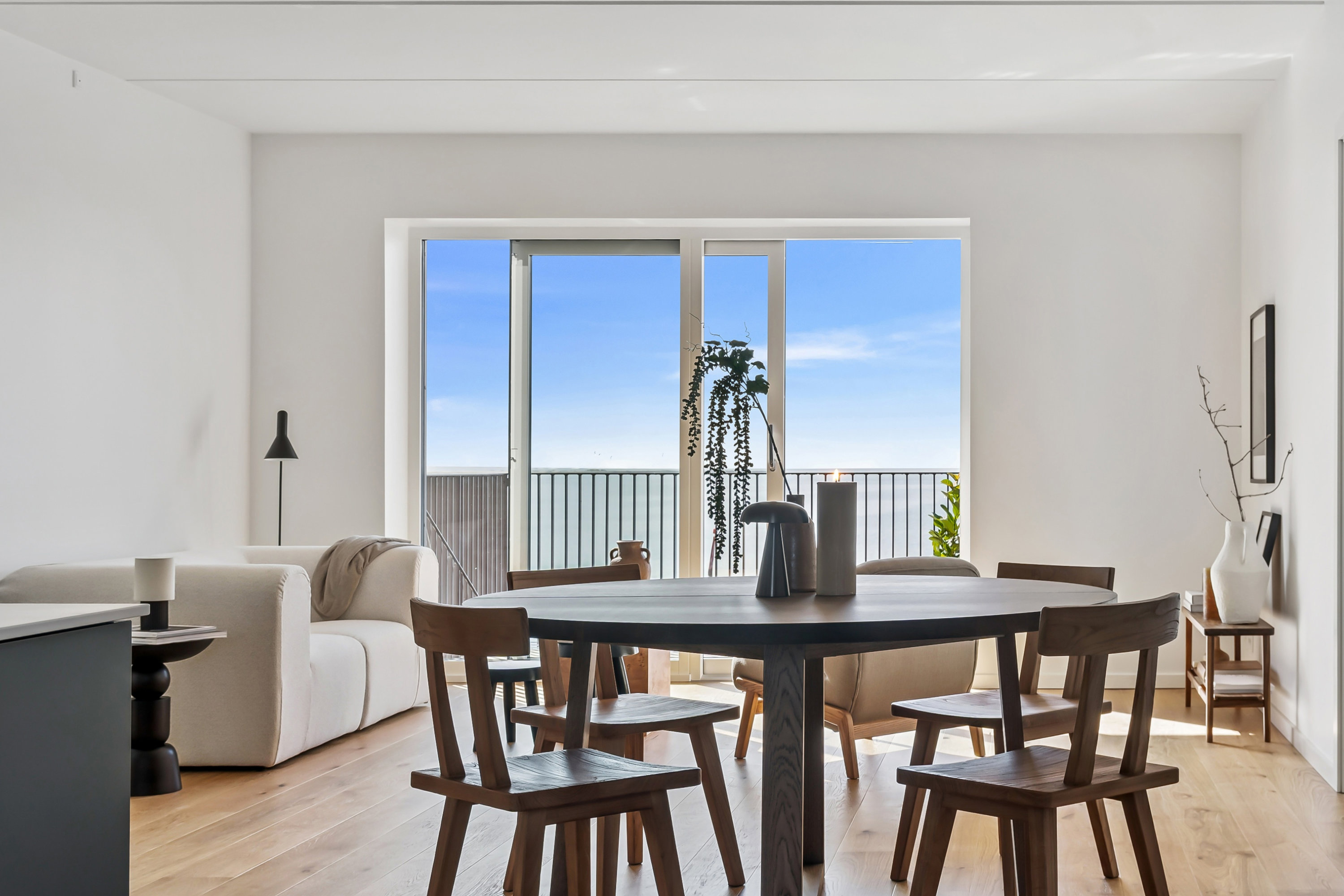 Fremhævet  billede i fuldskærmstilstand. Billede af Færgebyen 28, 1. 1., Hou, 8300 Odder