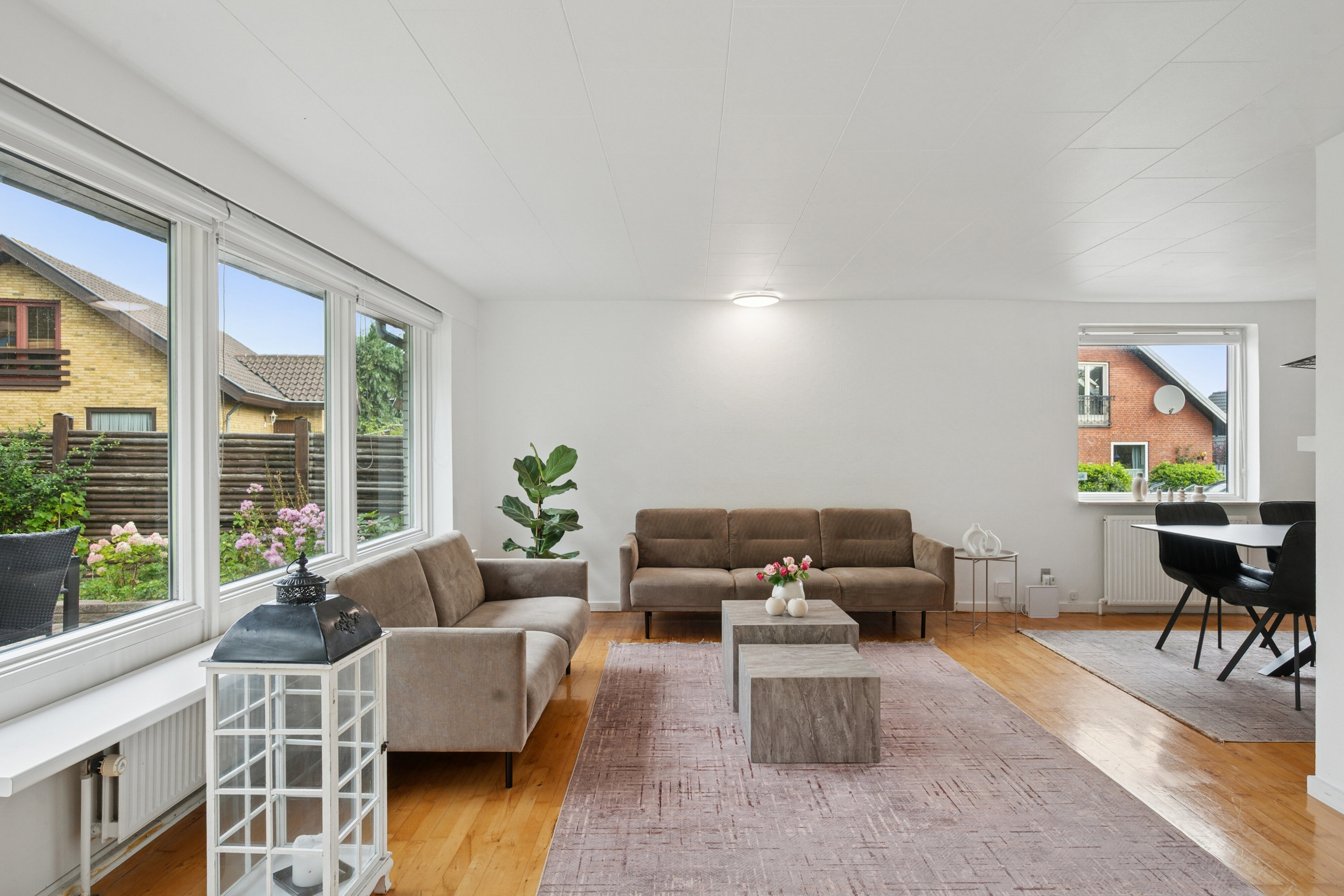 Fremhævet stue billede i fuldskærmstilstand. Billede af Tværskovvej 10, 2650 Hvidovre