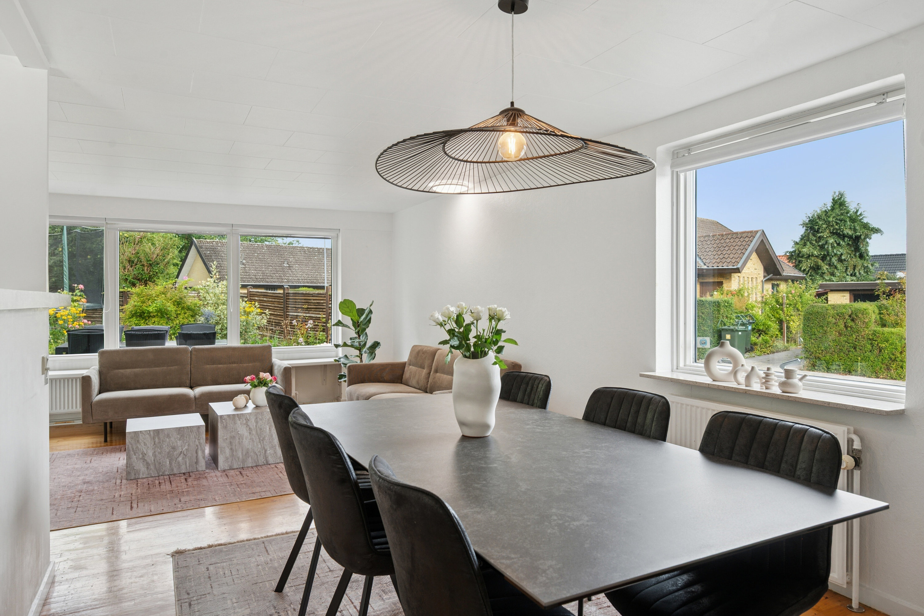 Fremhævet spisestue billede i fuldskærmstilstand. Billede af Tværskovvej 10, 2650 Hvidovre