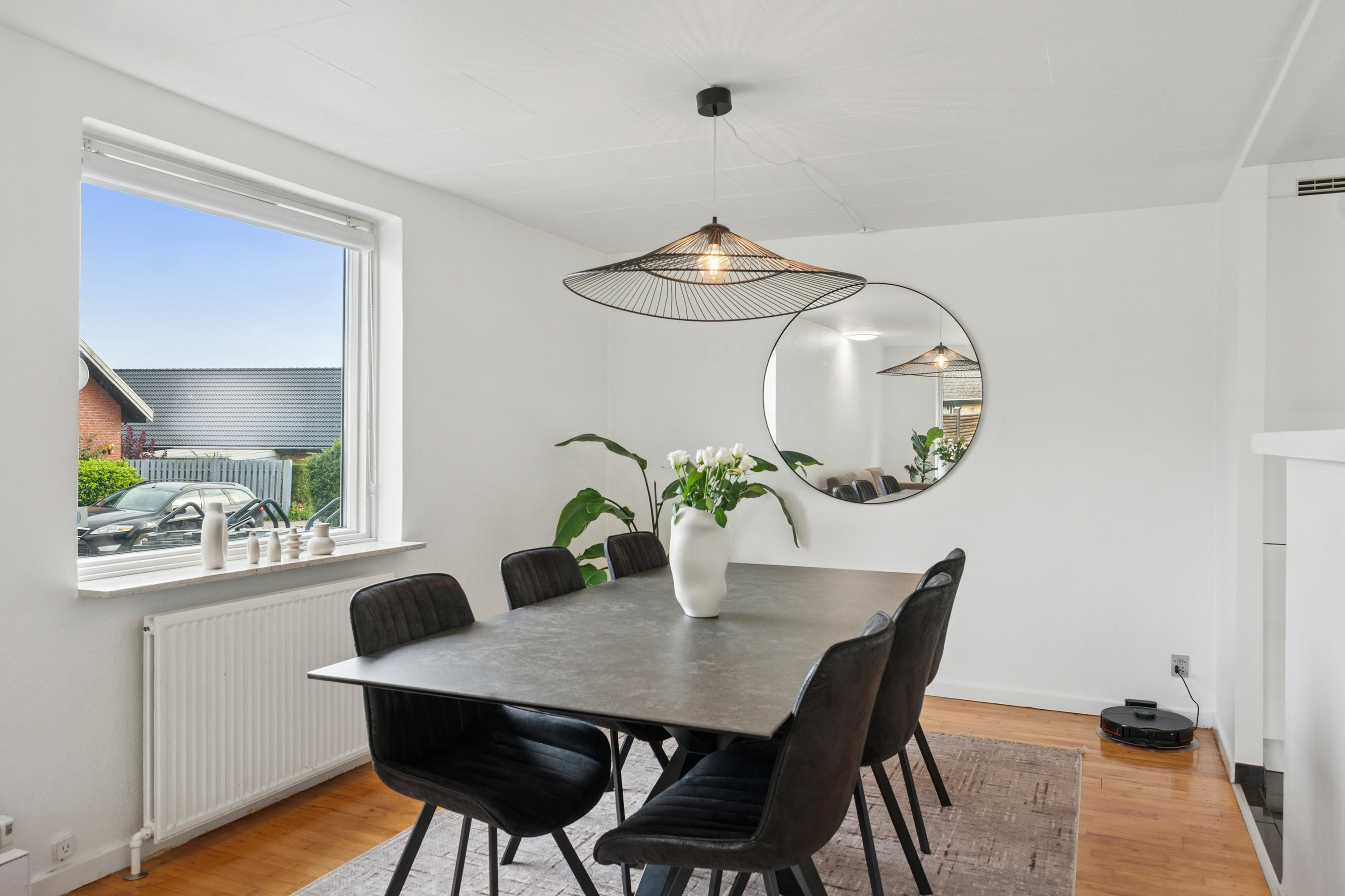 Fremhævet spisestue billede i fuldskærmstilstand. Billede af Tværskovvej 10, 2650 Hvidovre