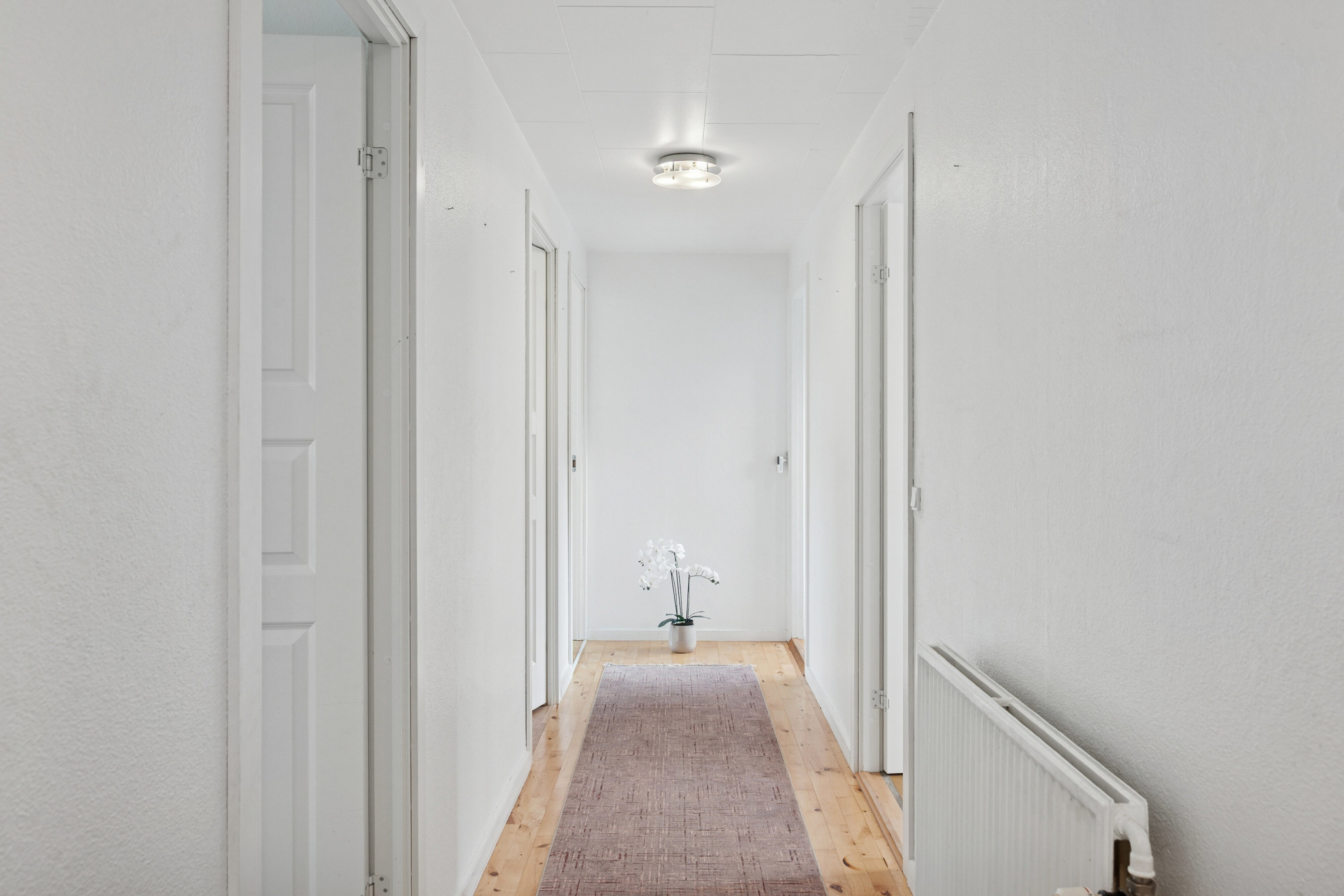 Fremhævet gang billede i fuldskærmstilstand. Billede af Tværskovvej 10, 2650 Hvidovre