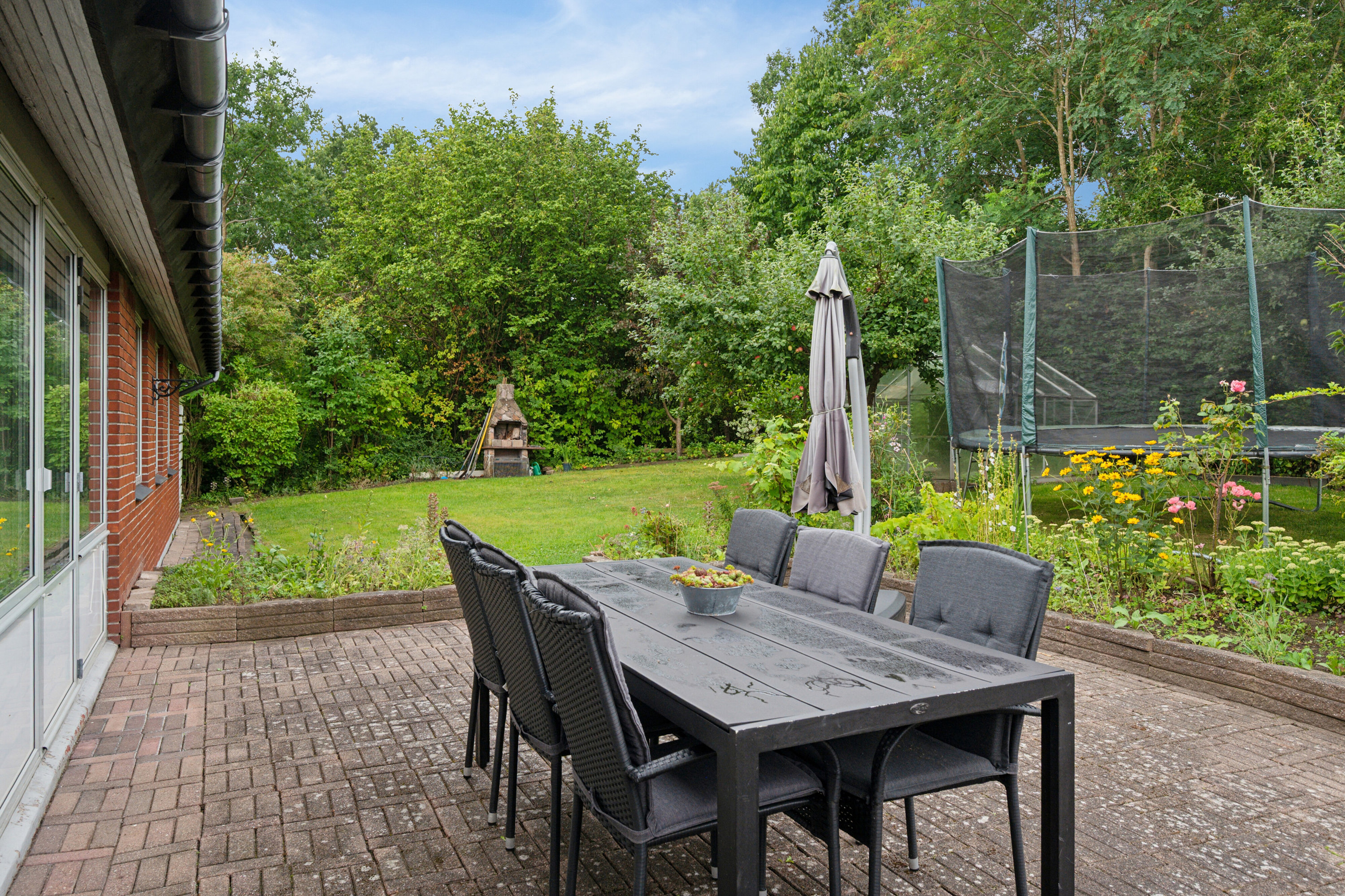 Fremhævet terrasse billede i fuldskærmstilstand. Billede af Tværskovvej 10, 2650 Hvidovre