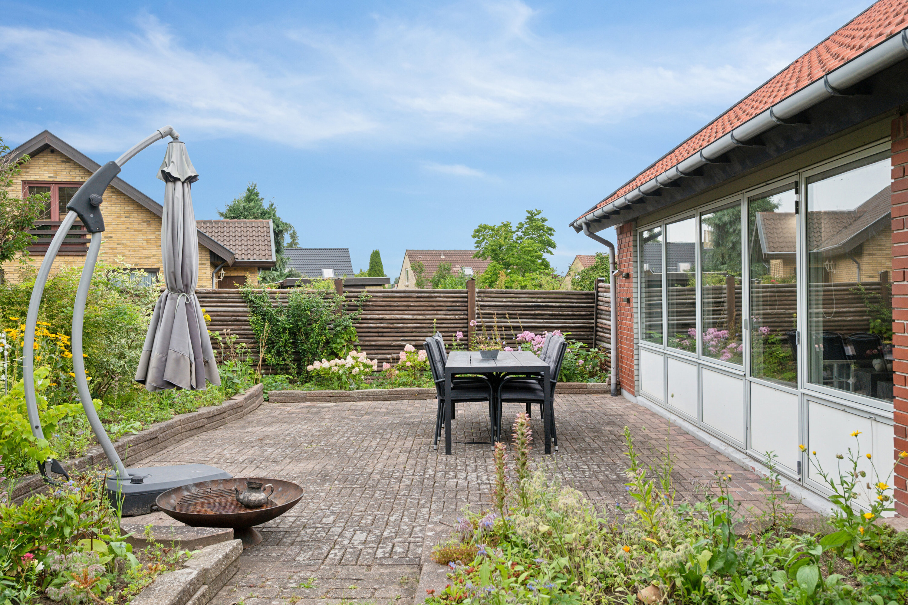 Fremhævet terrasse billede i fuldskærmstilstand. Billede af Tværskovvej 10, 2650 Hvidovre