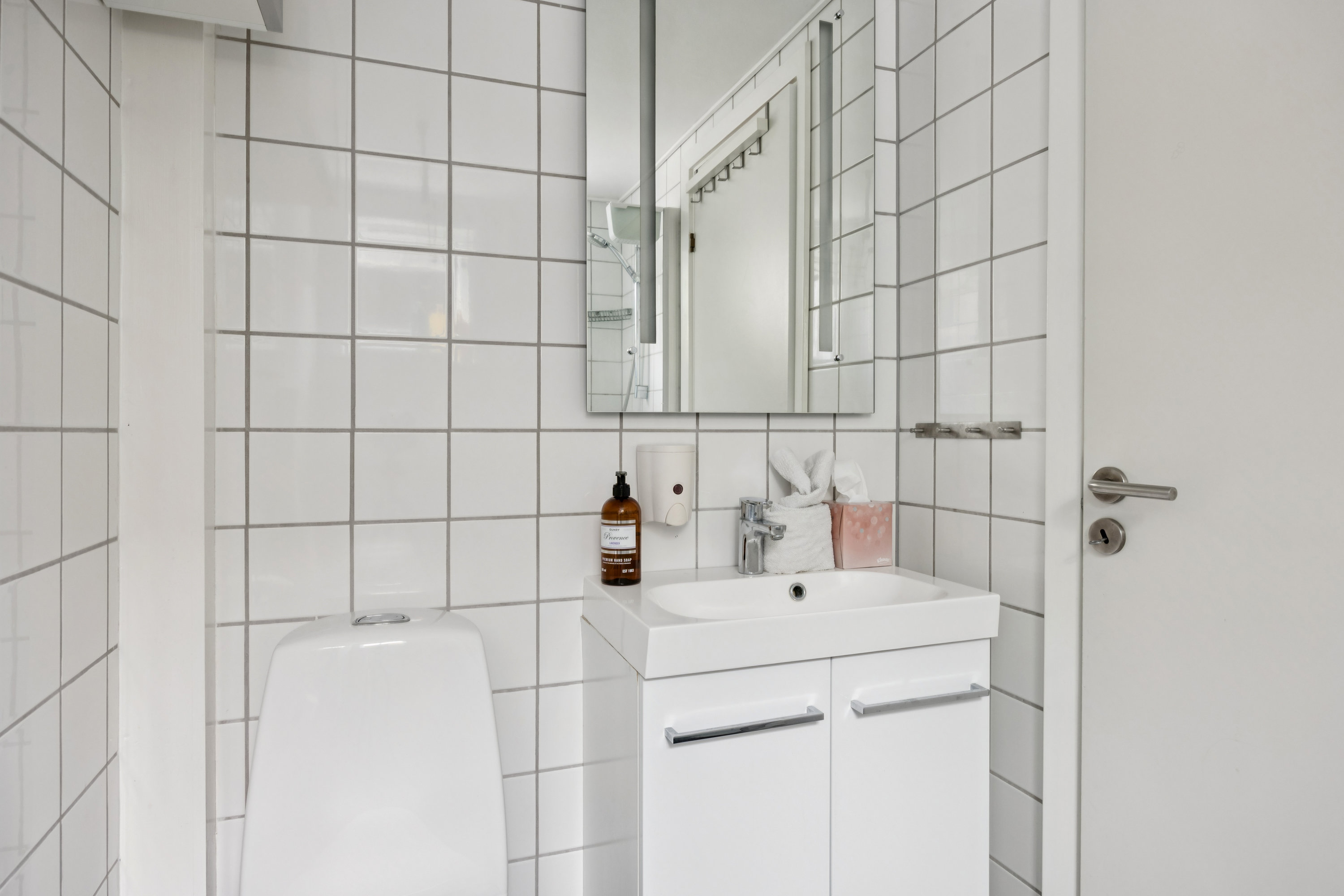 Fremhævet badeværelse billede i fuldskærmstilstand. Billede af Øerkrogvejen 2, 665., 8400 Ebeltoft