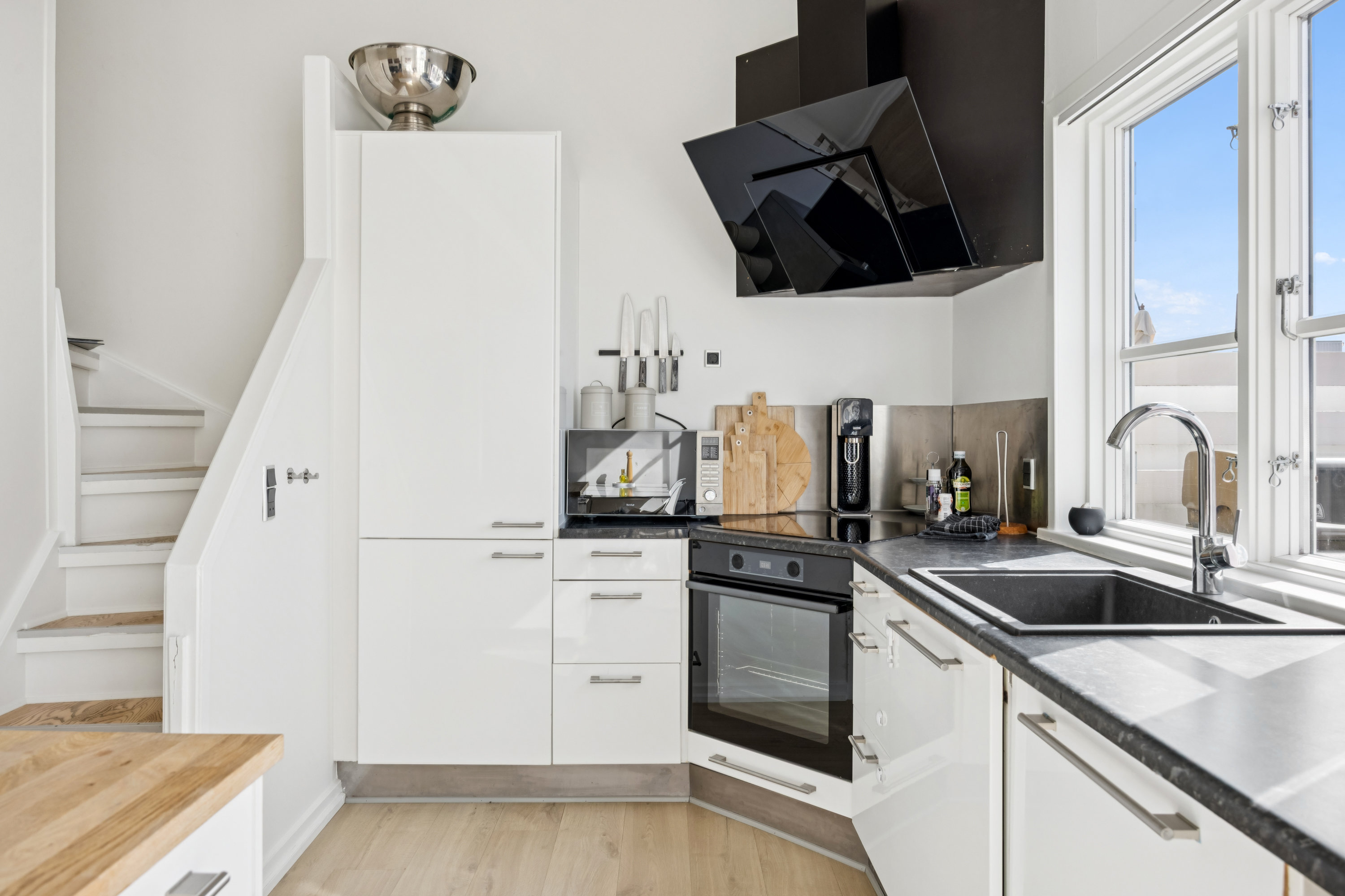 Fremhævet køkken billede i fuldskærmstilstand. Billede af Øerkrogvejen 2, 665., 8400 Ebeltoft