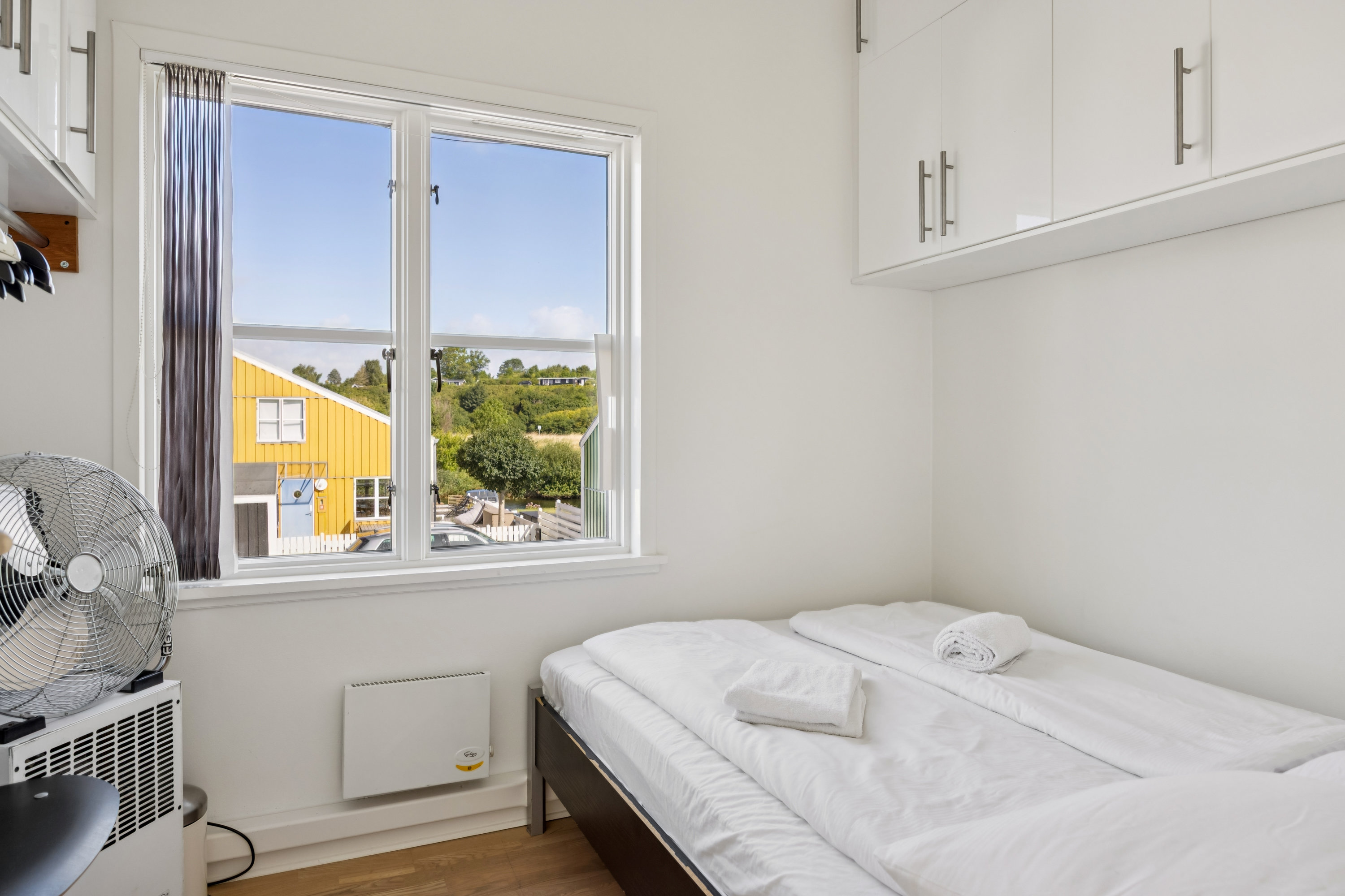 Fremhævet værelse billede i fuldskærmstilstand. Billede af Øerkrogvejen 2, 665., 8400 Ebeltoft