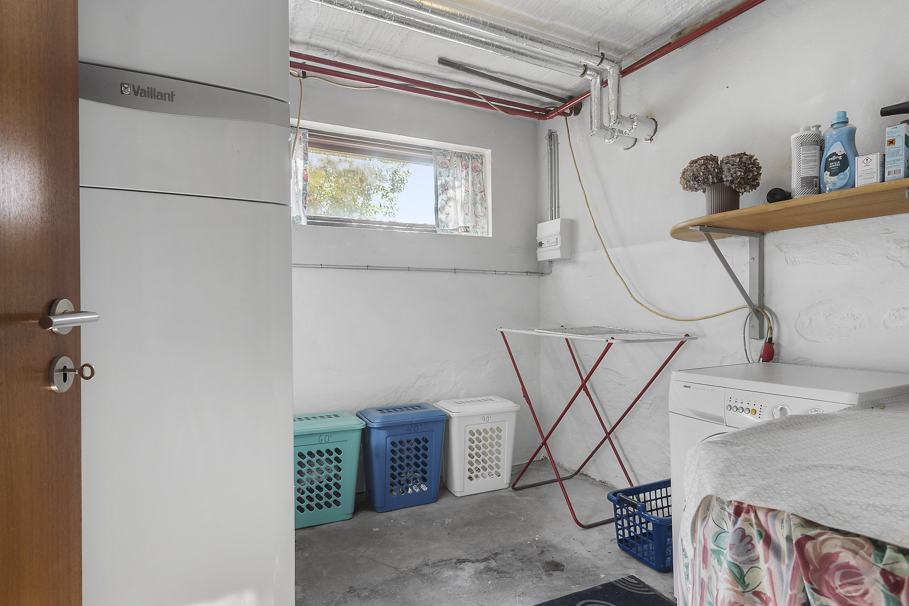 Fremhævet vaskerum billede i fuldskærmstilstand. Billede af Glenstrup Søvej 8, Holmgård, 8990 Fårup