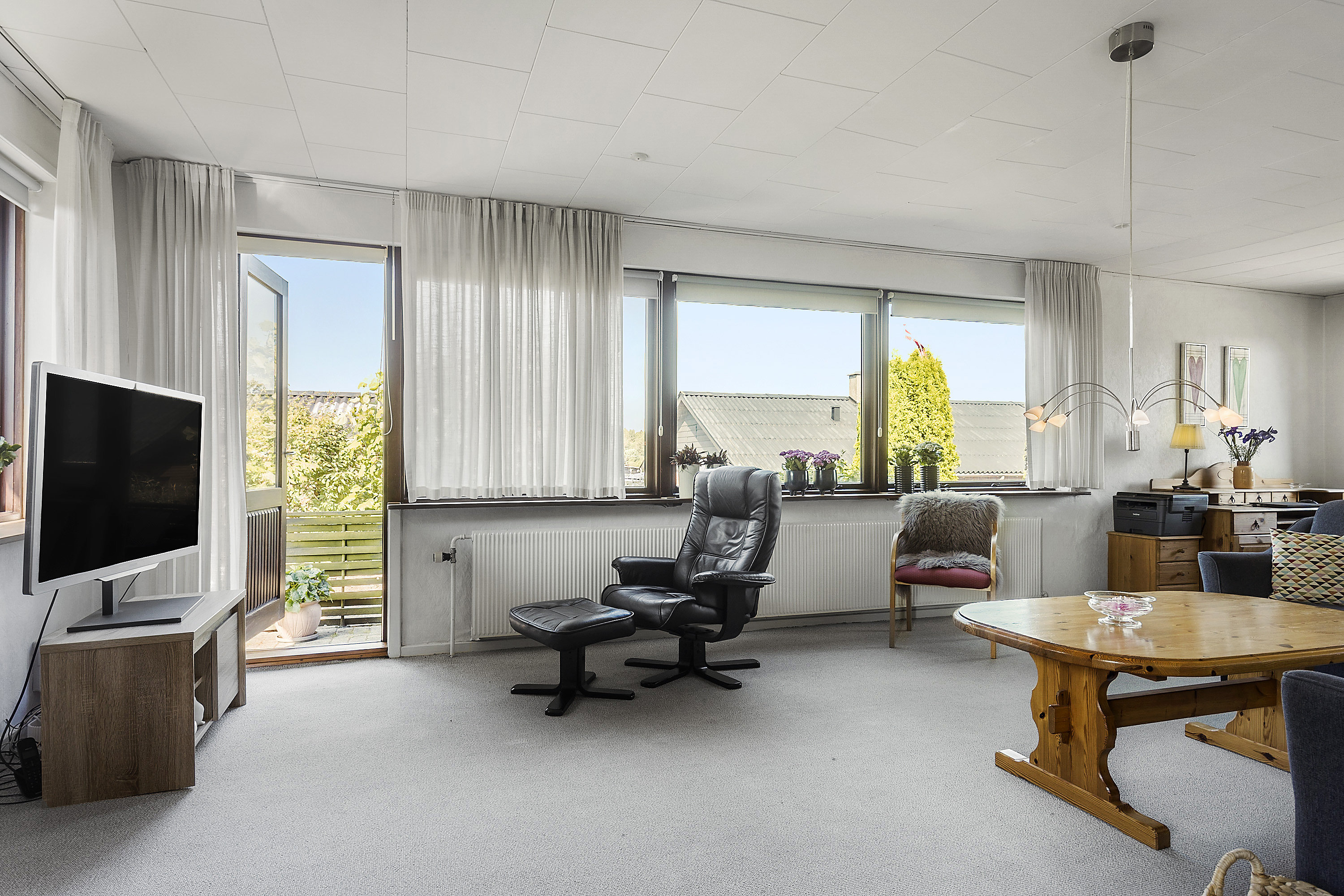 Fremhævet stue billede i fuldskærmstilstand. Billede af Glenstrup Søvej 8, Holmgård, 8990 Fårup