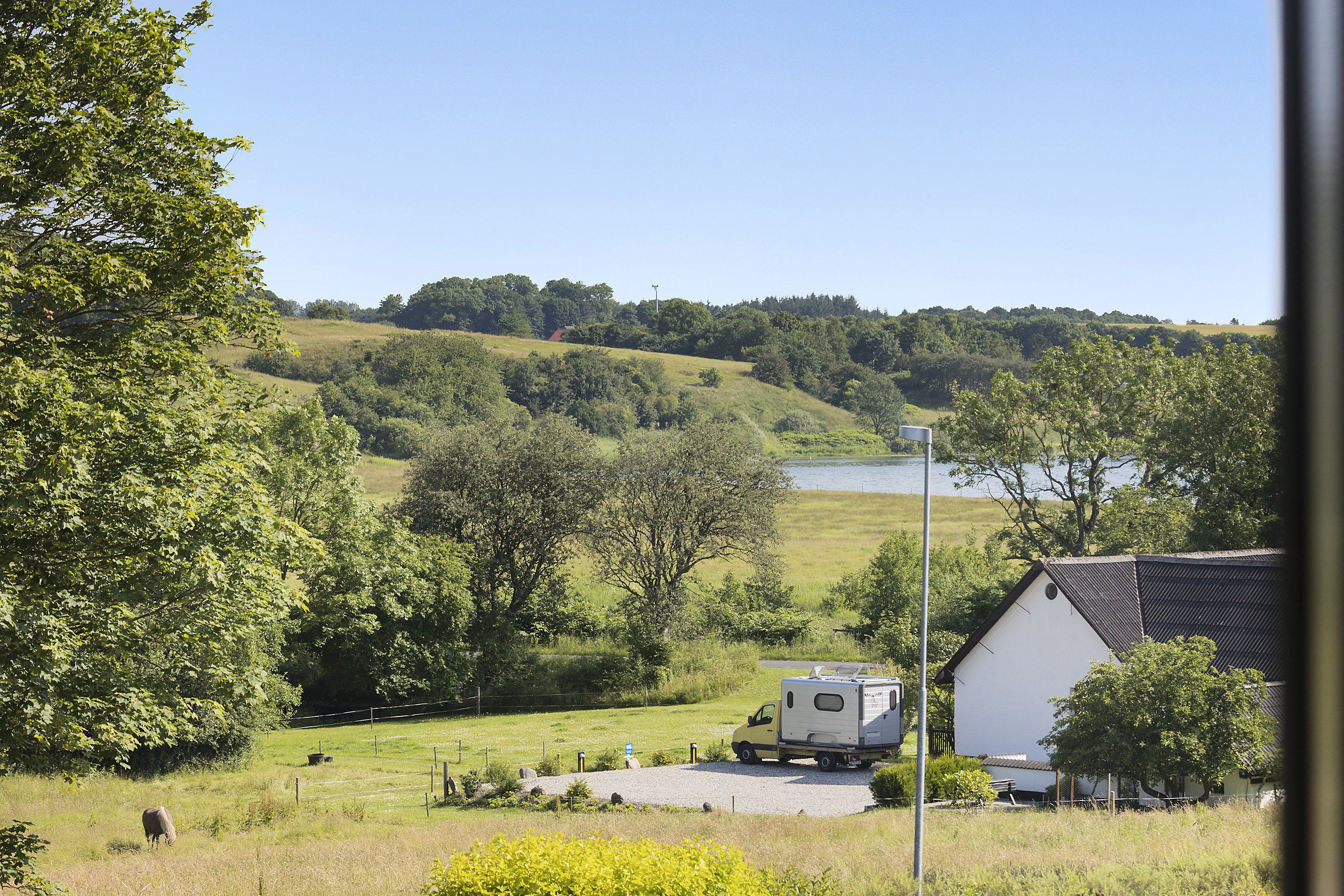 Fremhævet udsigt billede i fuldskærmstilstand. Billede af Glenstrup Søvej 8, Holmgård, 8990 Fårup