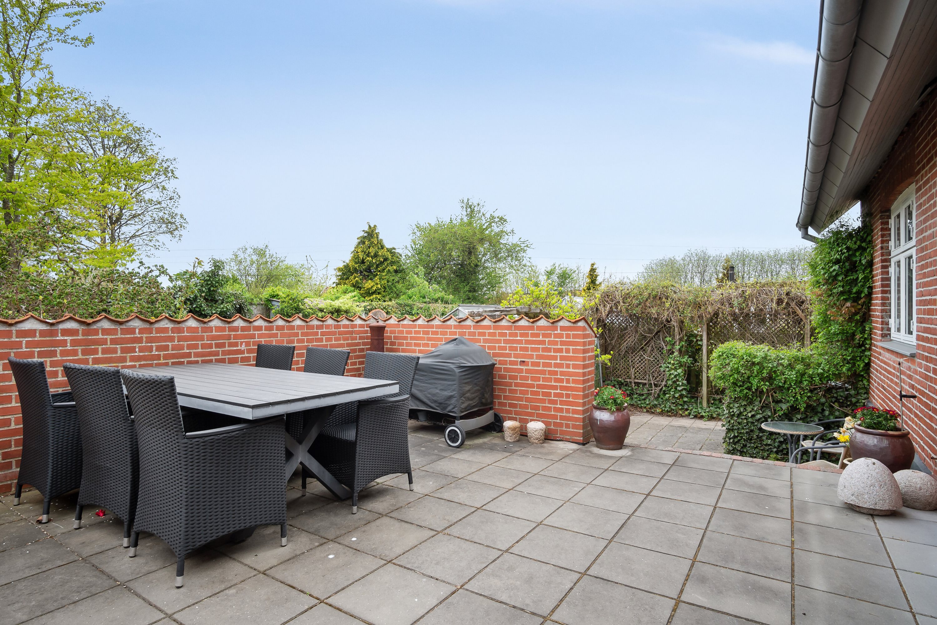 Fremhævet terrasse billede i fuldskærmstilstand. Billede af Gartnervænget 11, 8310 Tranbjerg J