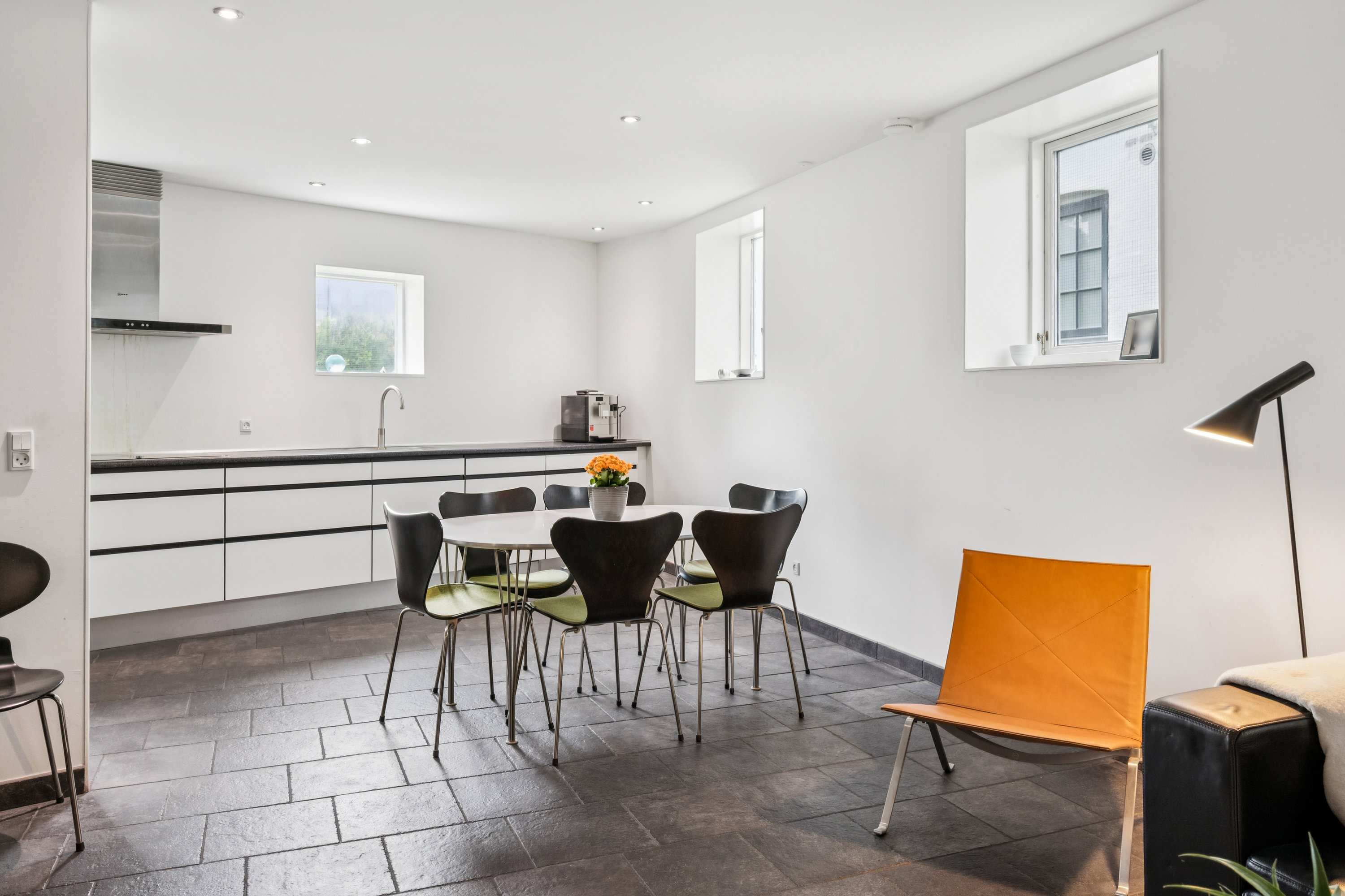 Fremhævet stue billede i fuldskærmstilstand. Billede af Nørre Allé 81E, 8000 Aarhus C