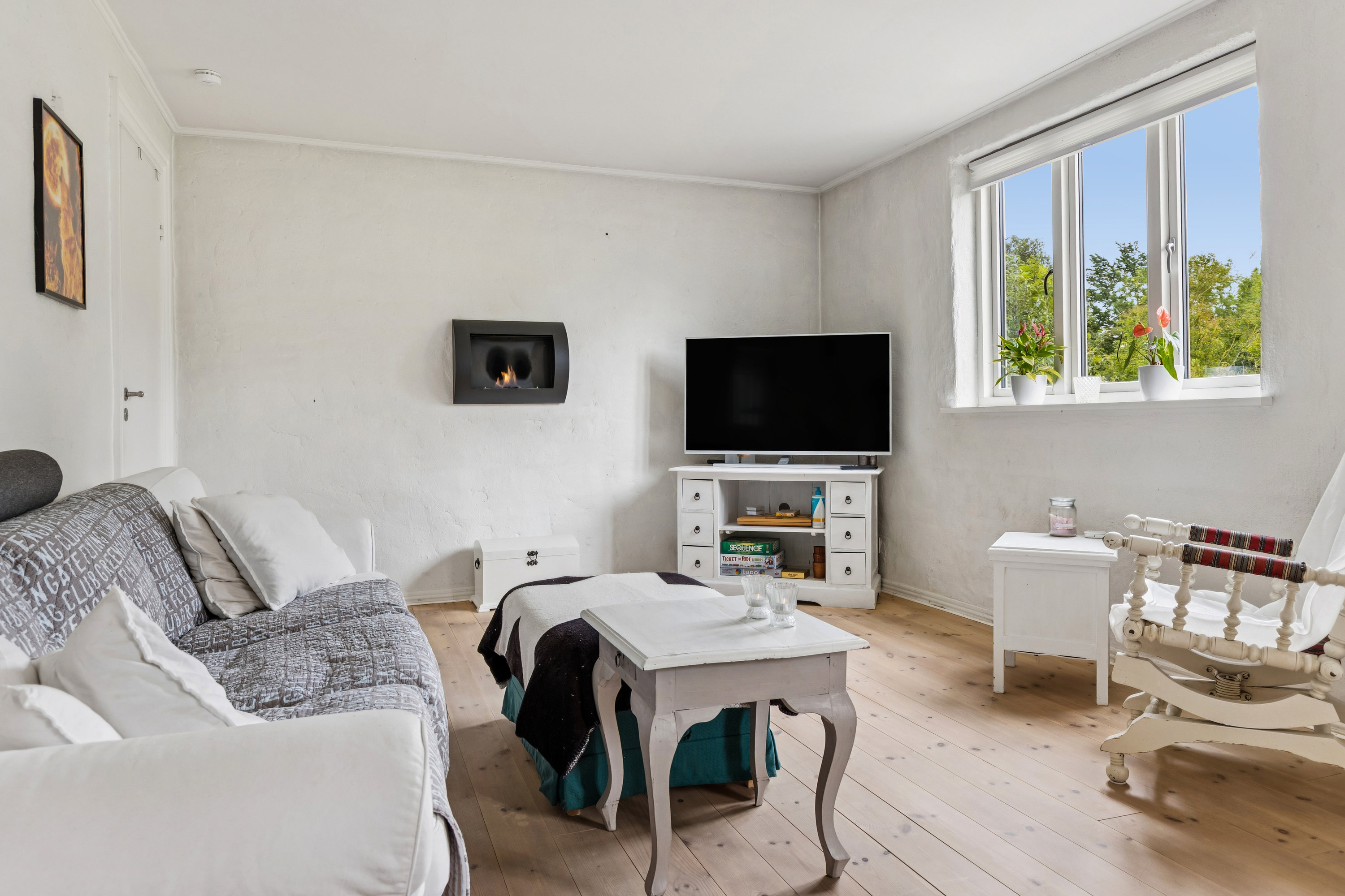 Fremhævet stue billede i fuldskærmstilstand. Billede af Bakkedraget 38, Hjembæk, 4450 Jyderup