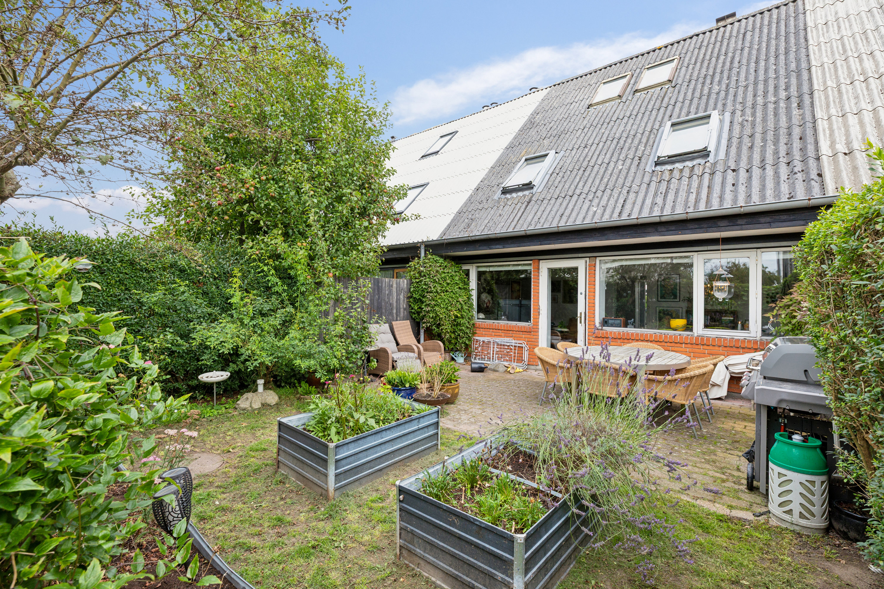 Fremhævet ejendom 1 billede i fuldskærmstilstand. Billede af Søndertoften 145, 2630 Taastrup