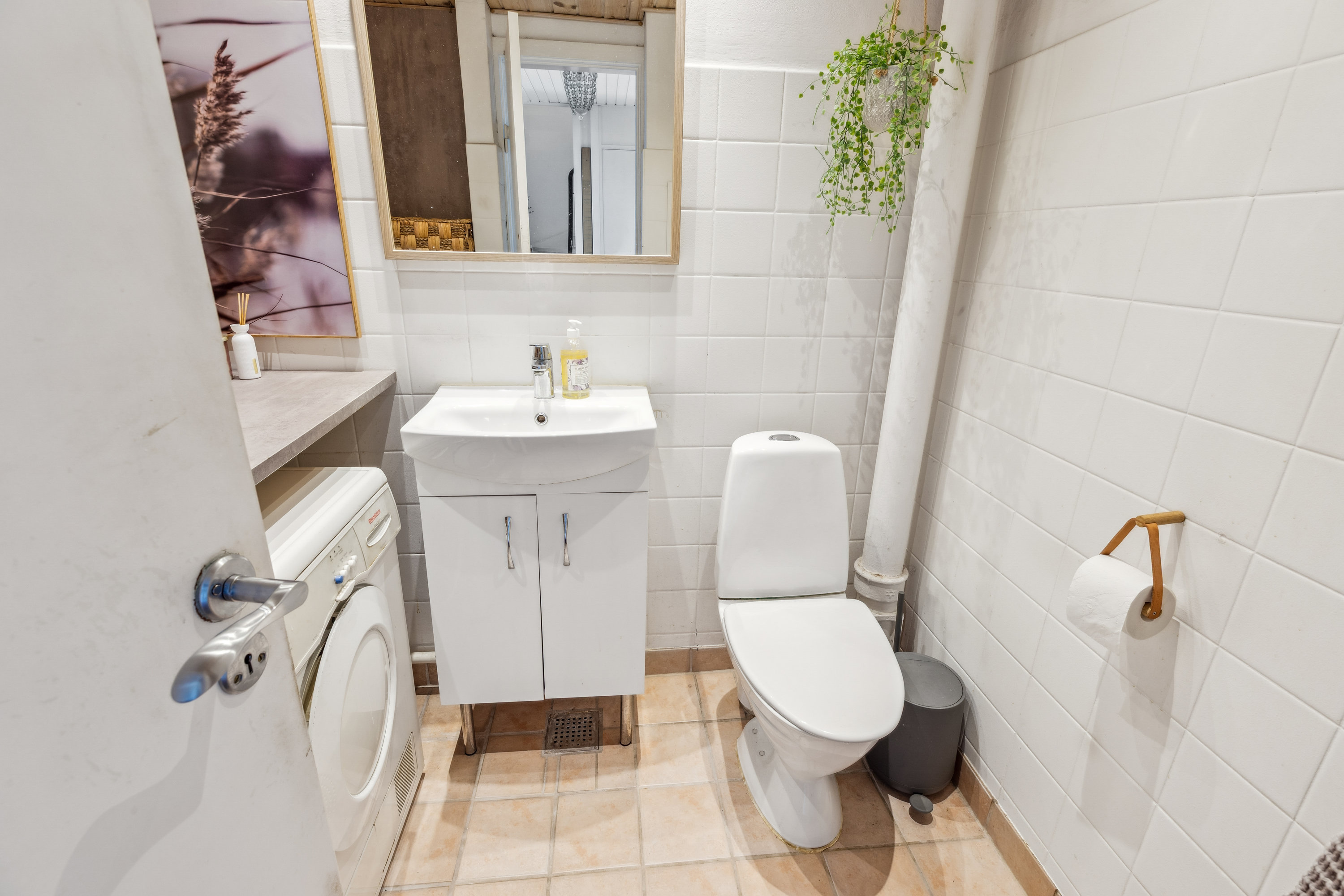 Fremhævet badeværelse billede i fuldskærmstilstand. Billede af Søndertoften 145, 2630 Taastrup