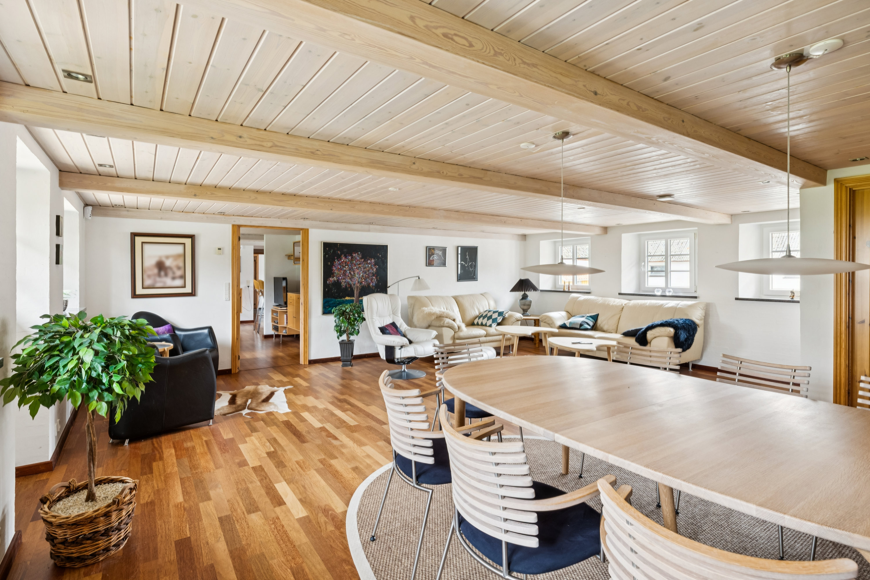 Fremhævet stue billede i fuldskærmstilstand. Billede af Karlby Strandvej 21, 8500 Grenaa