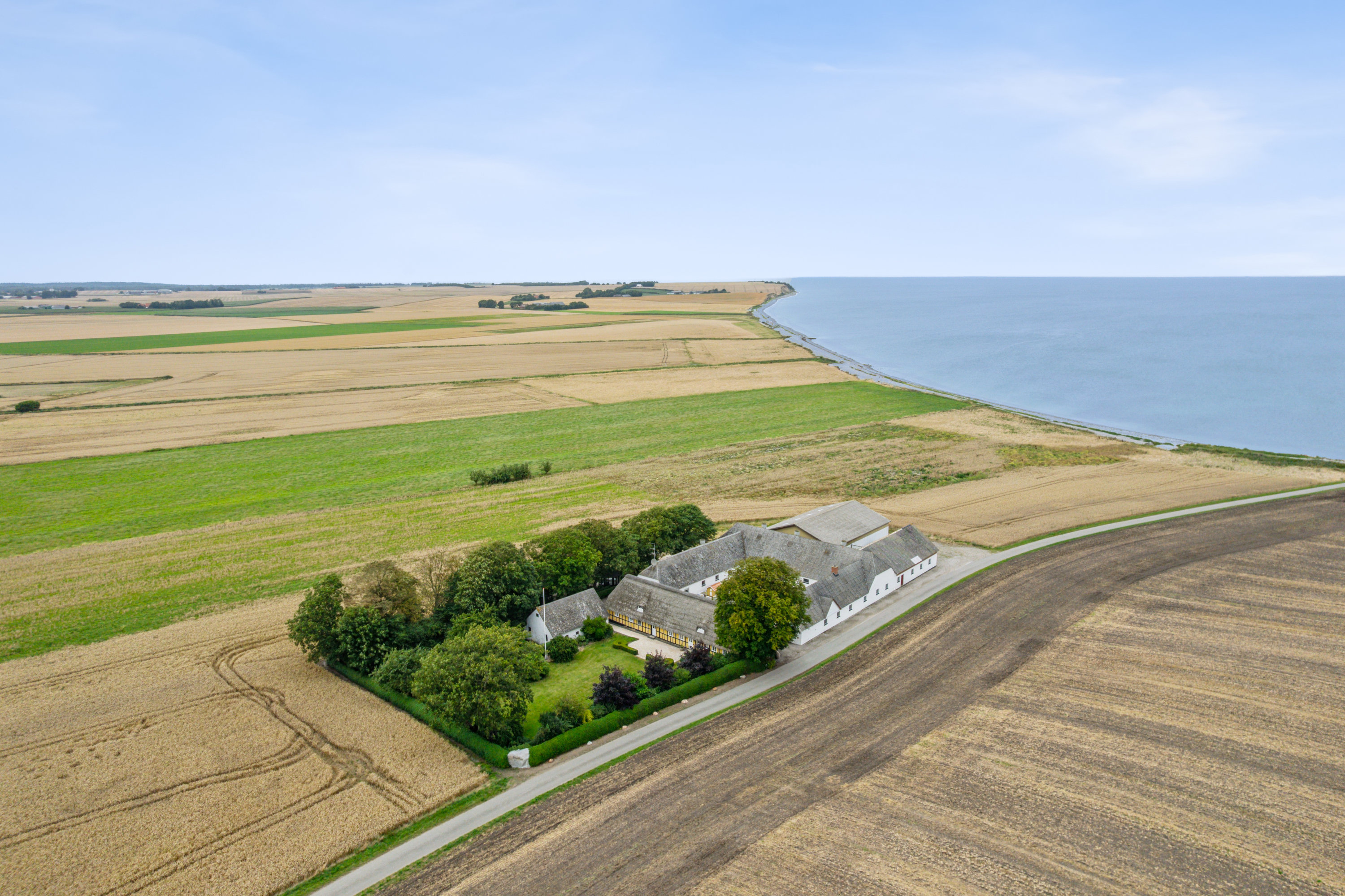 Fremhævet luftfoto billede i fuldskærmstilstand. Billede af Karlby Strandvej 21, 8500 Grenaa
