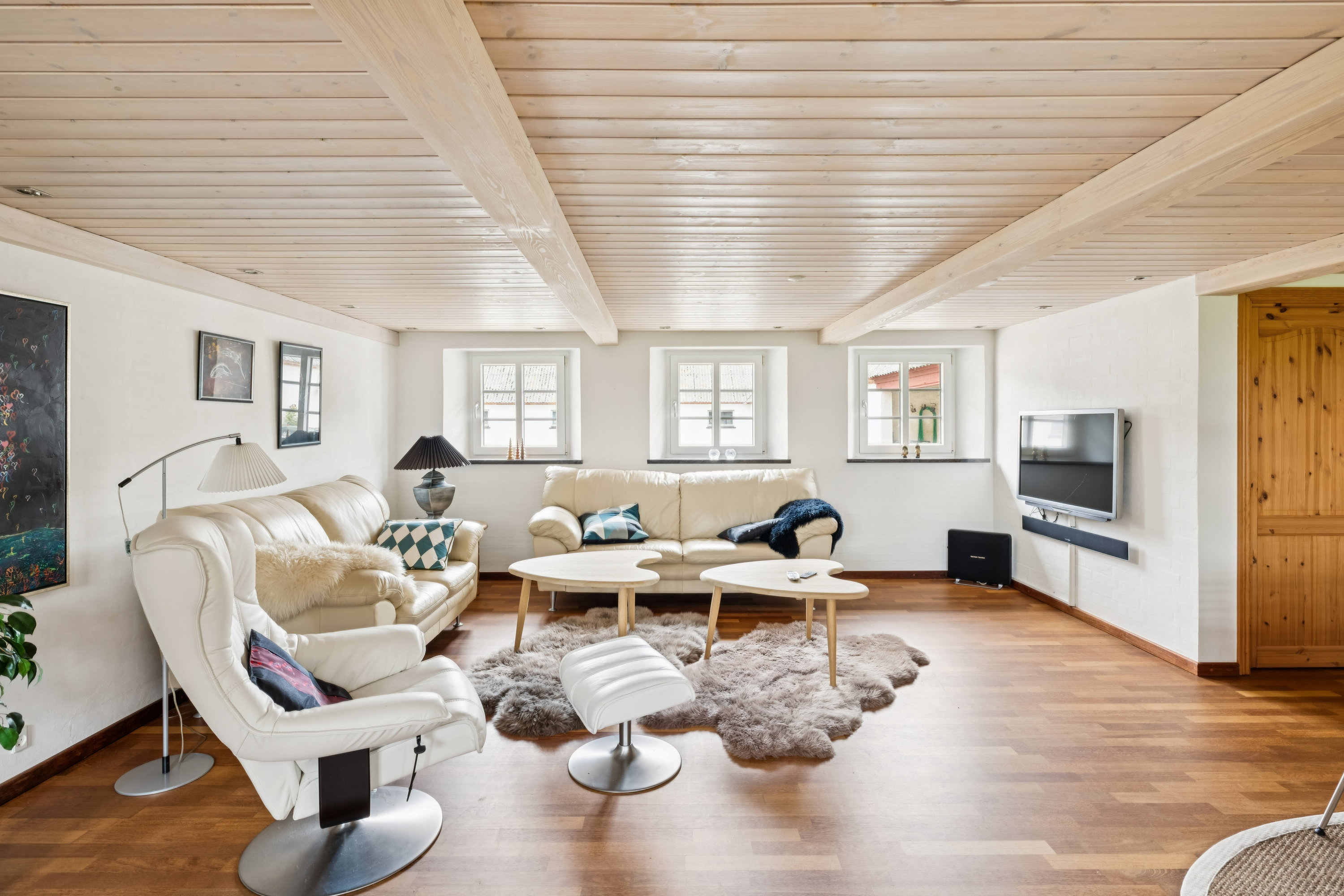 Fremhævet stue billede i fuldskærmstilstand. Billede af Karlby Strandvej 21, 8500 Grenaa