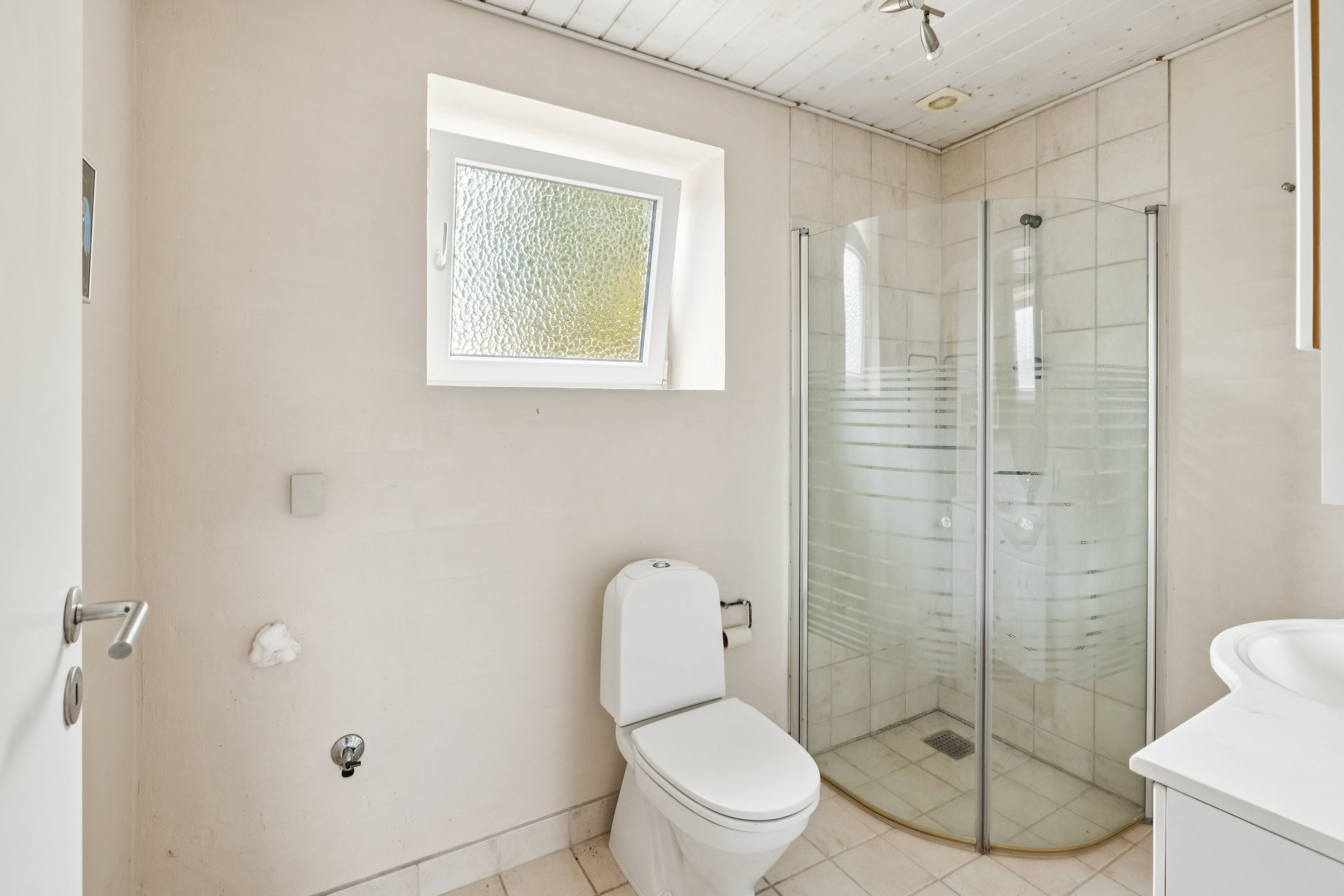 Fremhævet badeværelse billede i fuldskærmstilstand. Billede af Karlby Strandvej 21, 8500 Grenaa