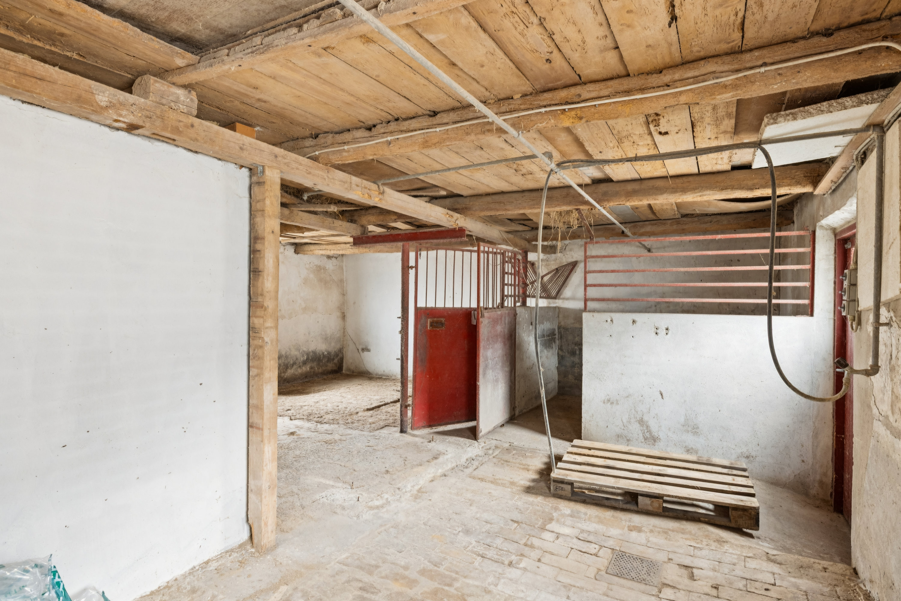 Fremhævet stald billede i fuldskærmstilstand. Billede af Karlby Strandvej 21, 8500 Grenaa