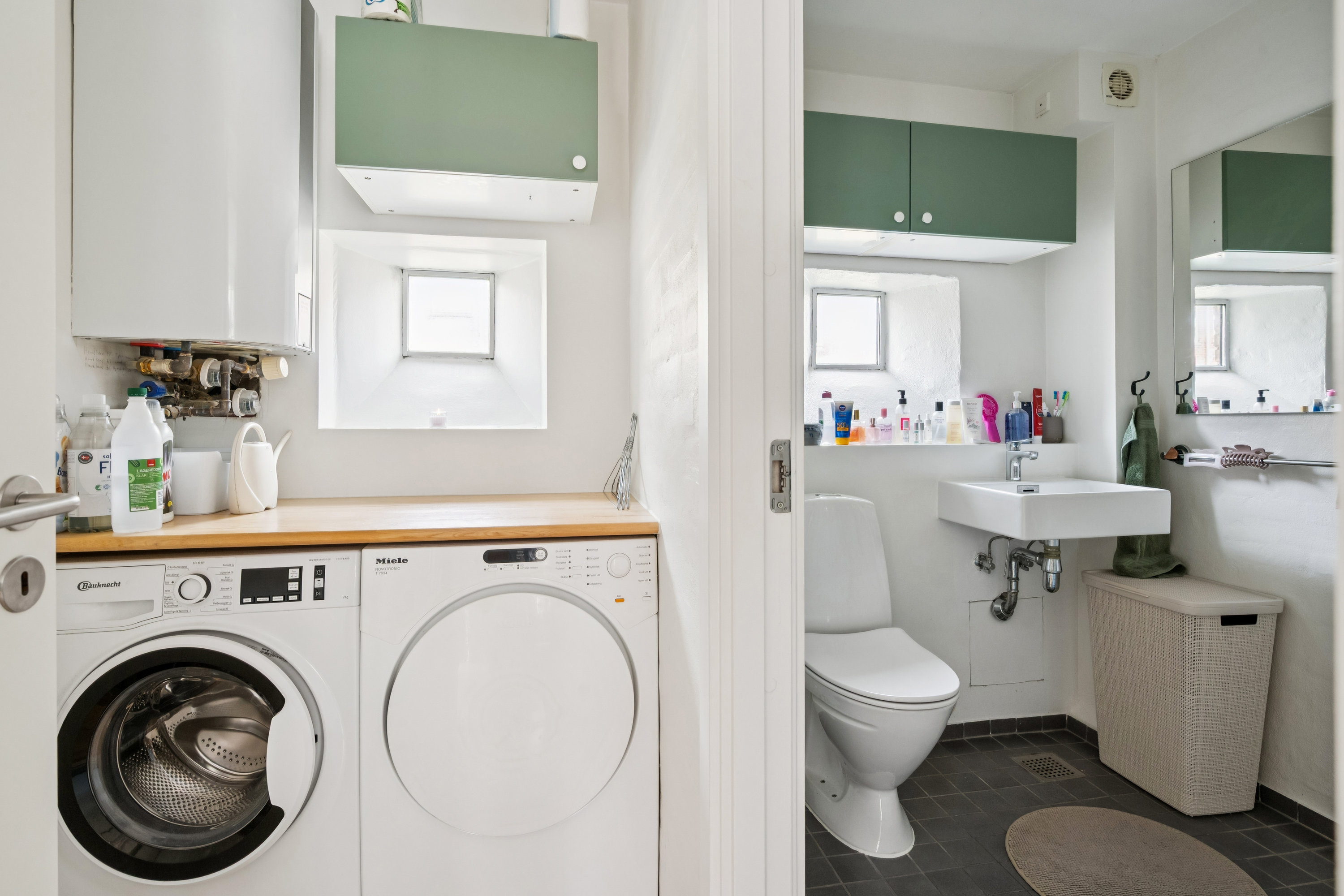 Fremhævet badeværelse billede i fuldskærmstilstand. Billede af M.P. Bruuns Gade 41B, 1., 8000 Aarhus C