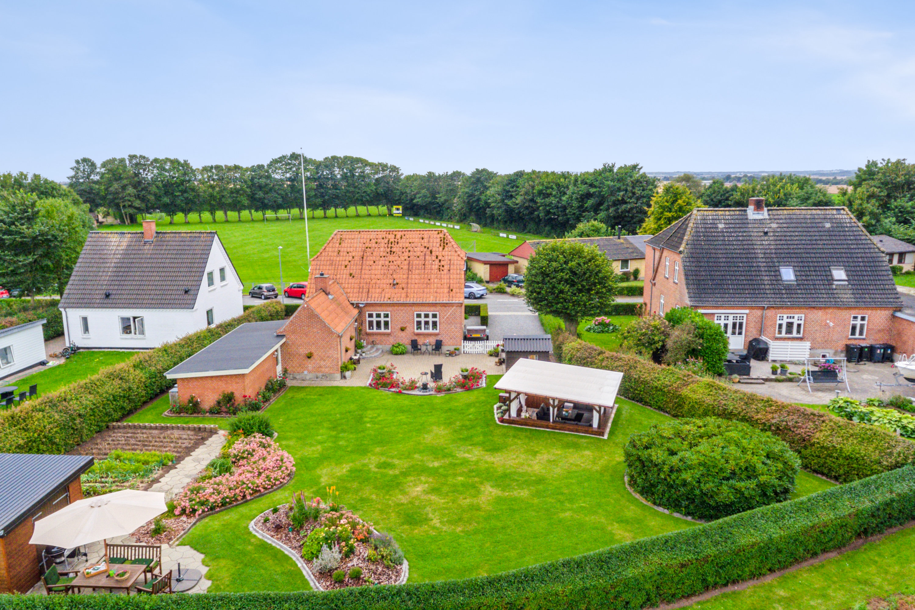 Fremhævet luftfoto billede i fuldskærmstilstand. Billede af Kronborgvej 13, Dalbyover, 8970 Havndal