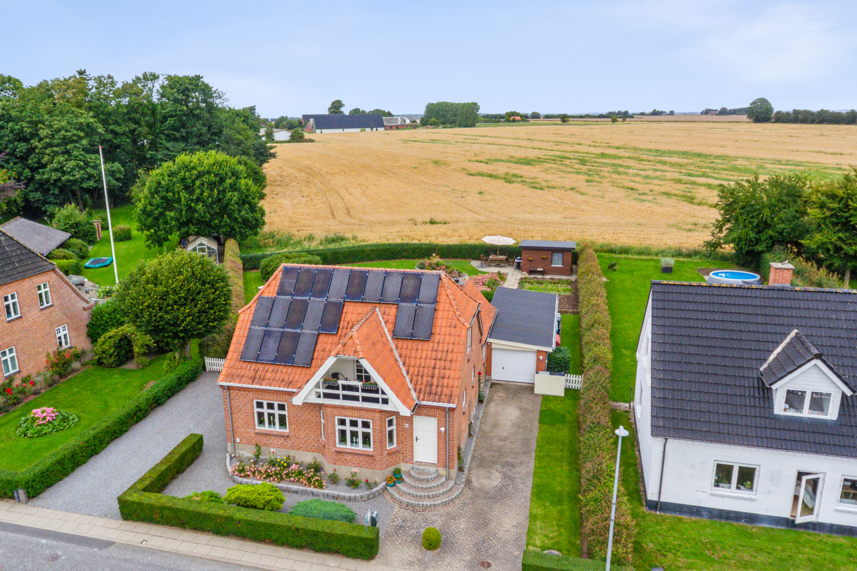 Fremhævet luftfoto billede i fuldskærmstilstand. Billede af Kronborgvej 13, Dalbyover, 8970 Havndal