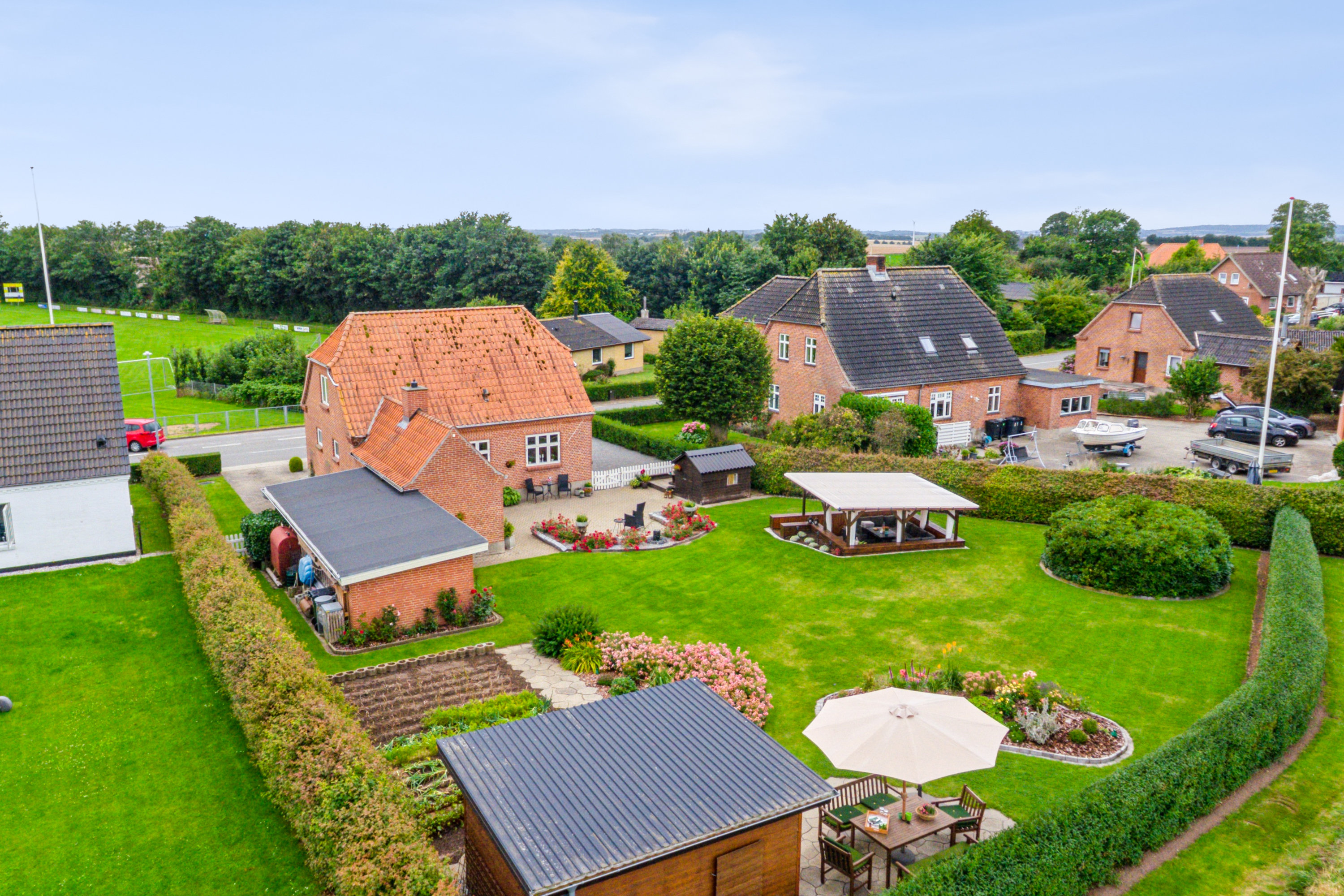 Fremhævet luftfoto billede i fuldskærmstilstand. Billede af Kronborgvej 13, Dalbyover, 8970 Havndal