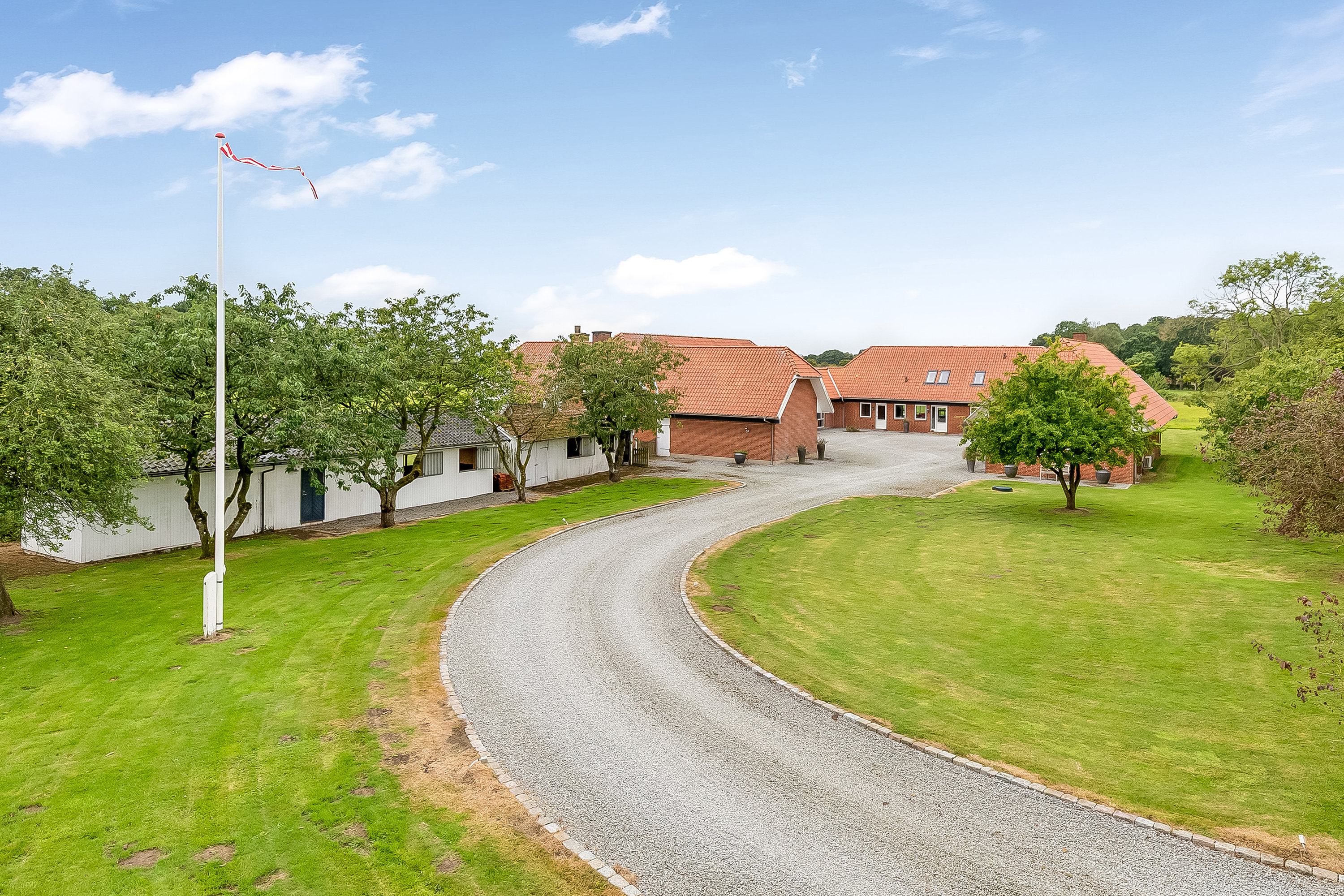 Miniaturebillede 2: mastefoto. Billede af Agtrup Midtskovvej 115, Agtrup, 6091 Bjert