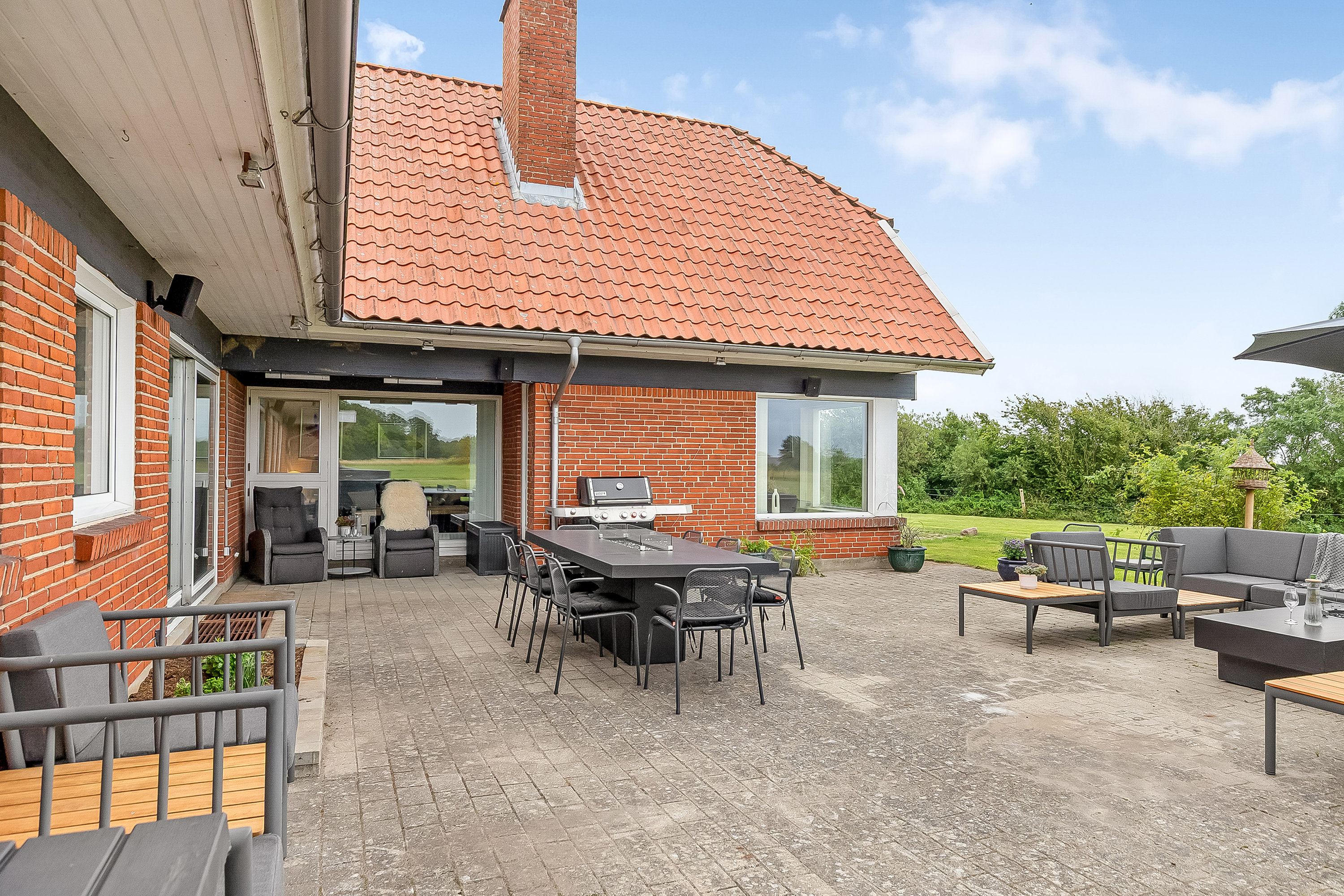 Fremhævet terrasse billede i fuldskærmstilstand. Billede af Agtrup Midtskovvej 115, Agtrup, 6091 Bjert