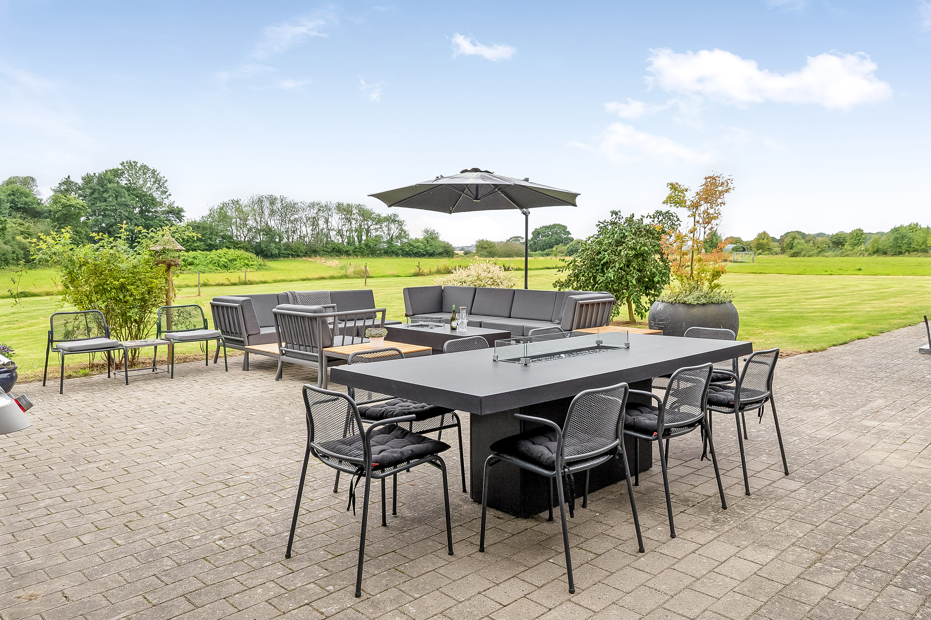 Fremhævet terrasse billede i fuldskærmstilstand. Billede af Agtrup Midtskovvej 115, Agtrup, 6091 Bjert