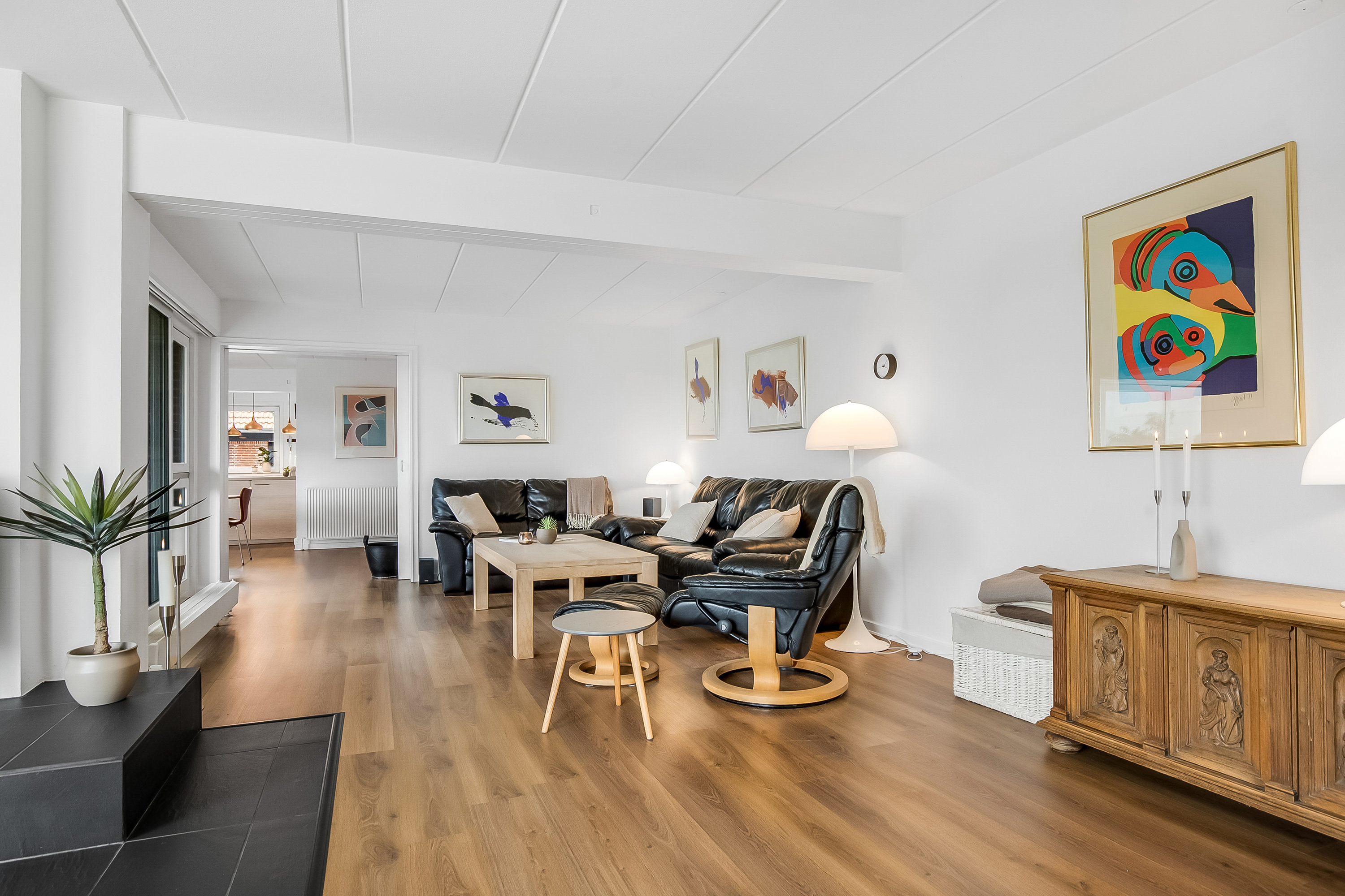 Fremhævet stue billede i fuldskærmstilstand. Billede af Agtrup Midtskovvej 115, Agtrup, 6091 Bjert