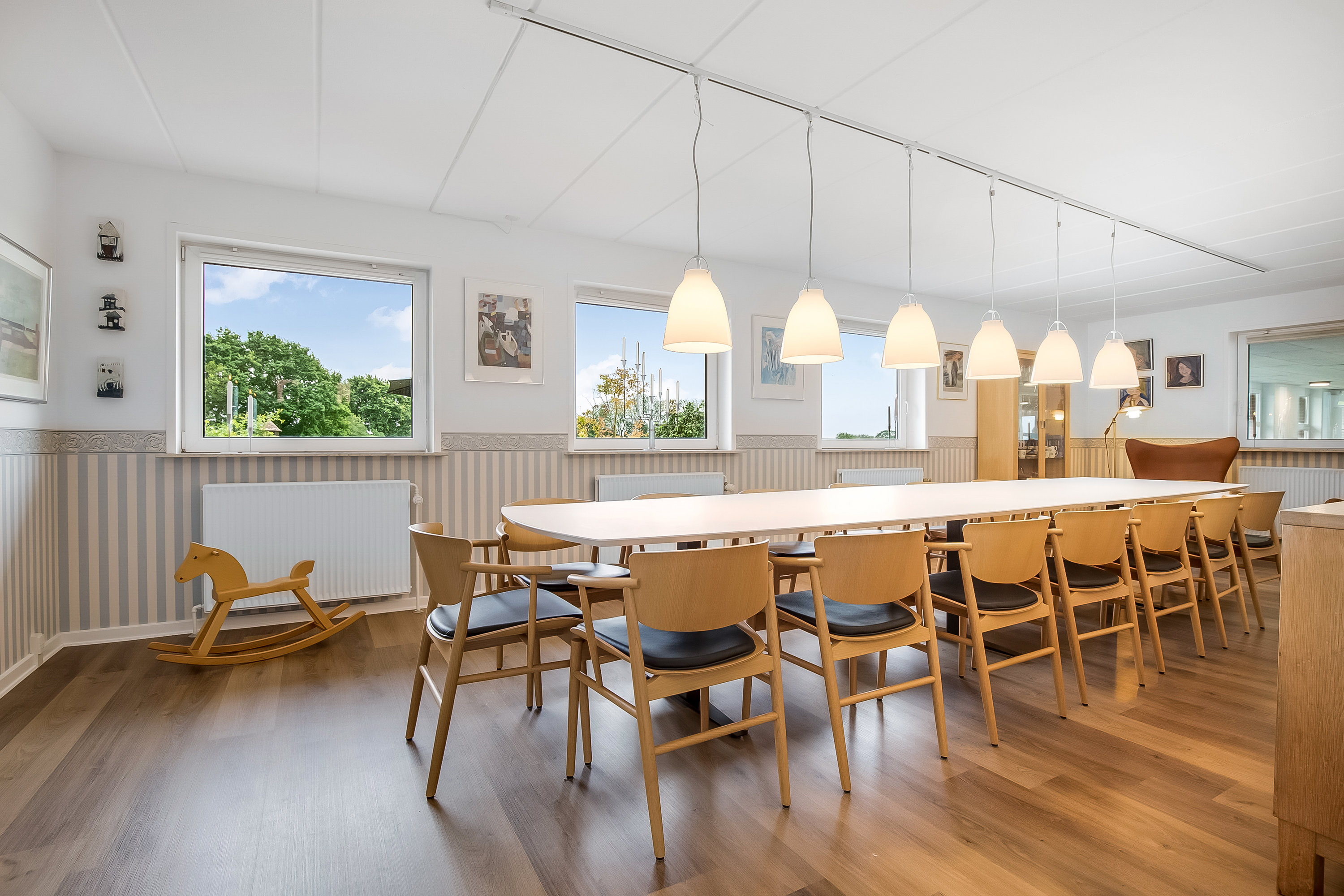 Fremhævet spisestue billede i fuldskærmstilstand. Billede af Agtrup Midtskovvej 115, Agtrup, 6091 Bjert