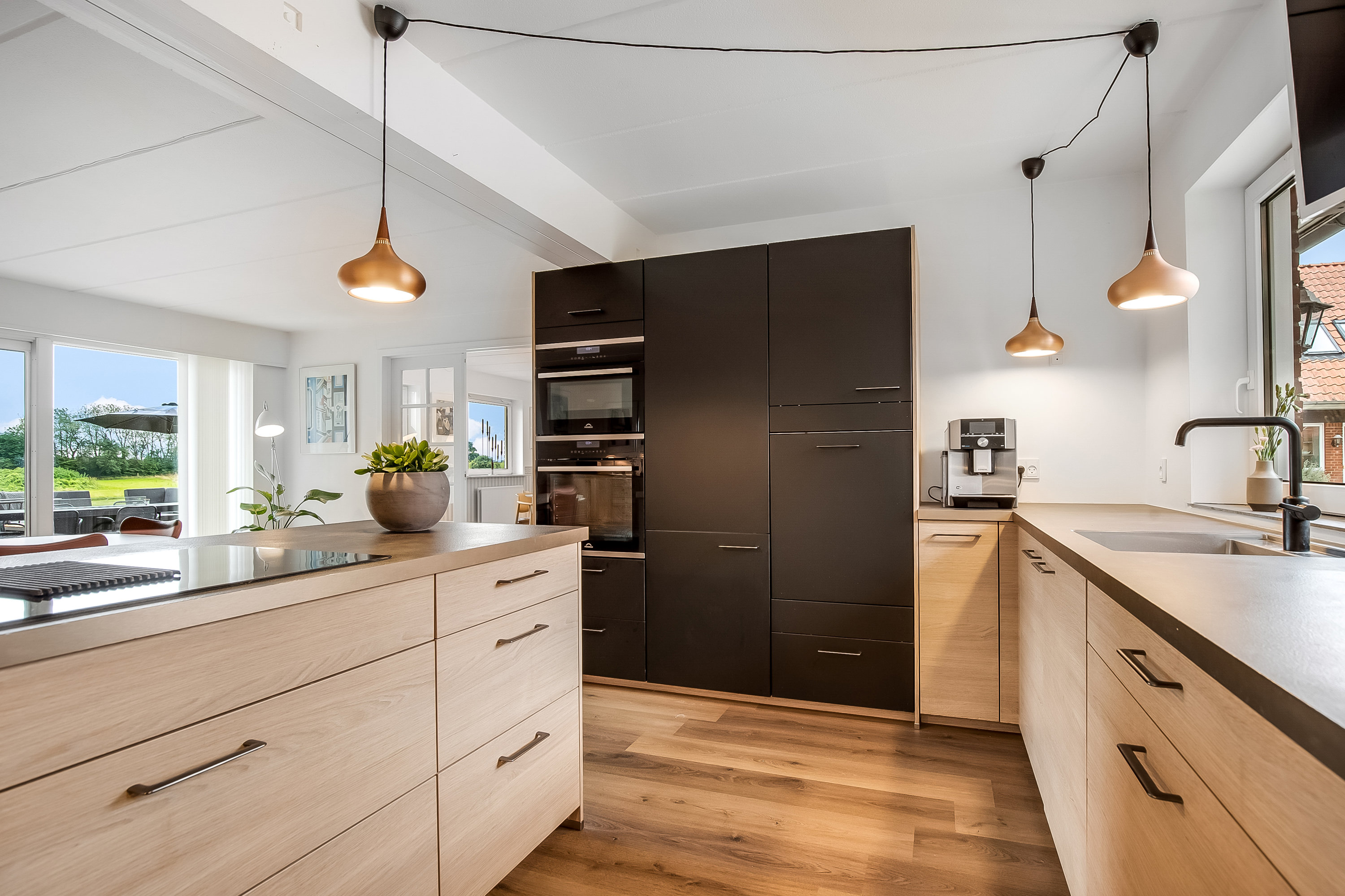 Fremhævet andet billede i fuldskærmstilstand. Billede af Agtrup Midtskovvej 115, Agtrup, 6091 Bjert