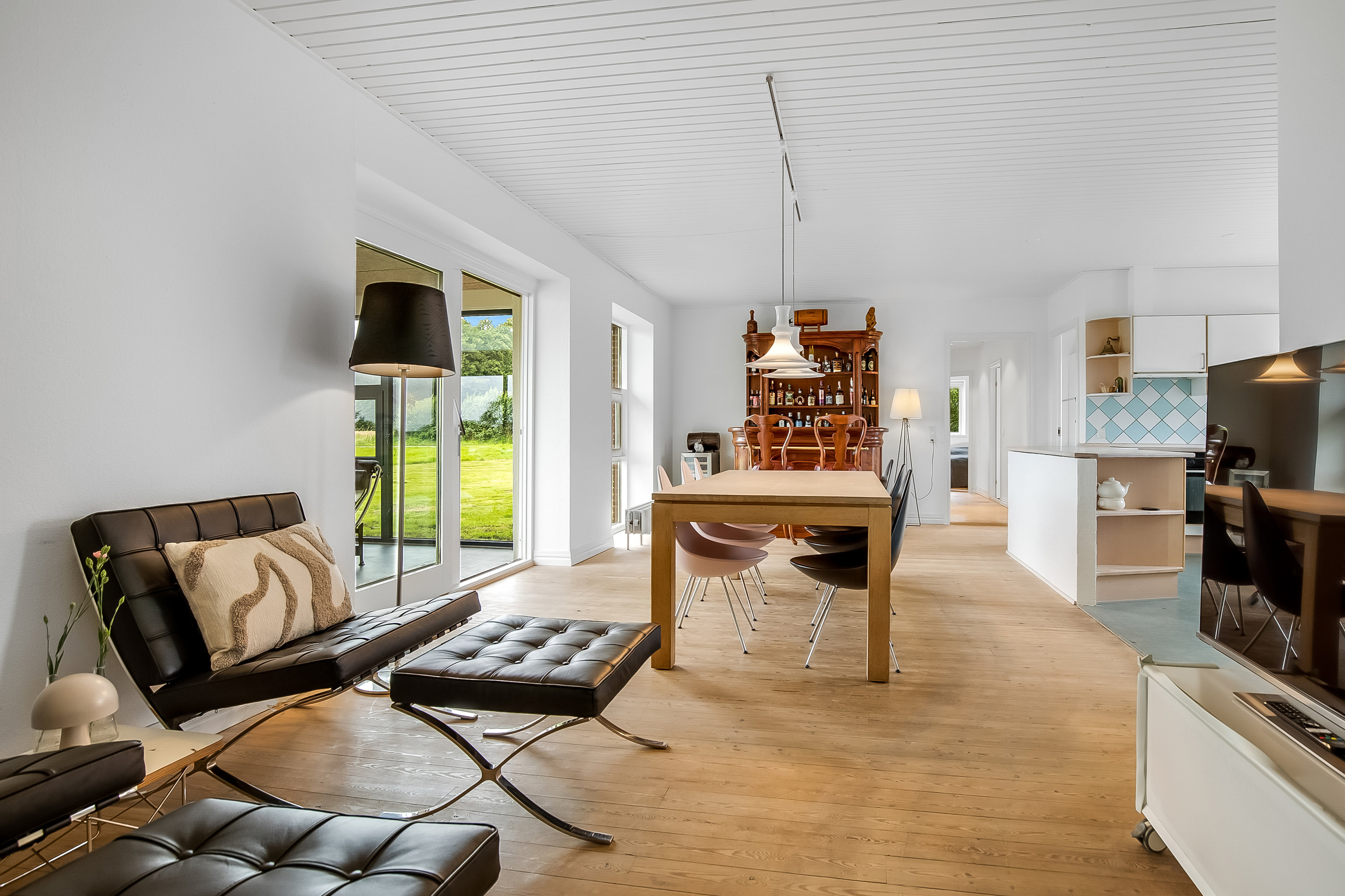 Fremhævet stue billede i fuldskærmstilstand. Billede af Agtrup Midtskovvej 115, Agtrup, 6091 Bjert