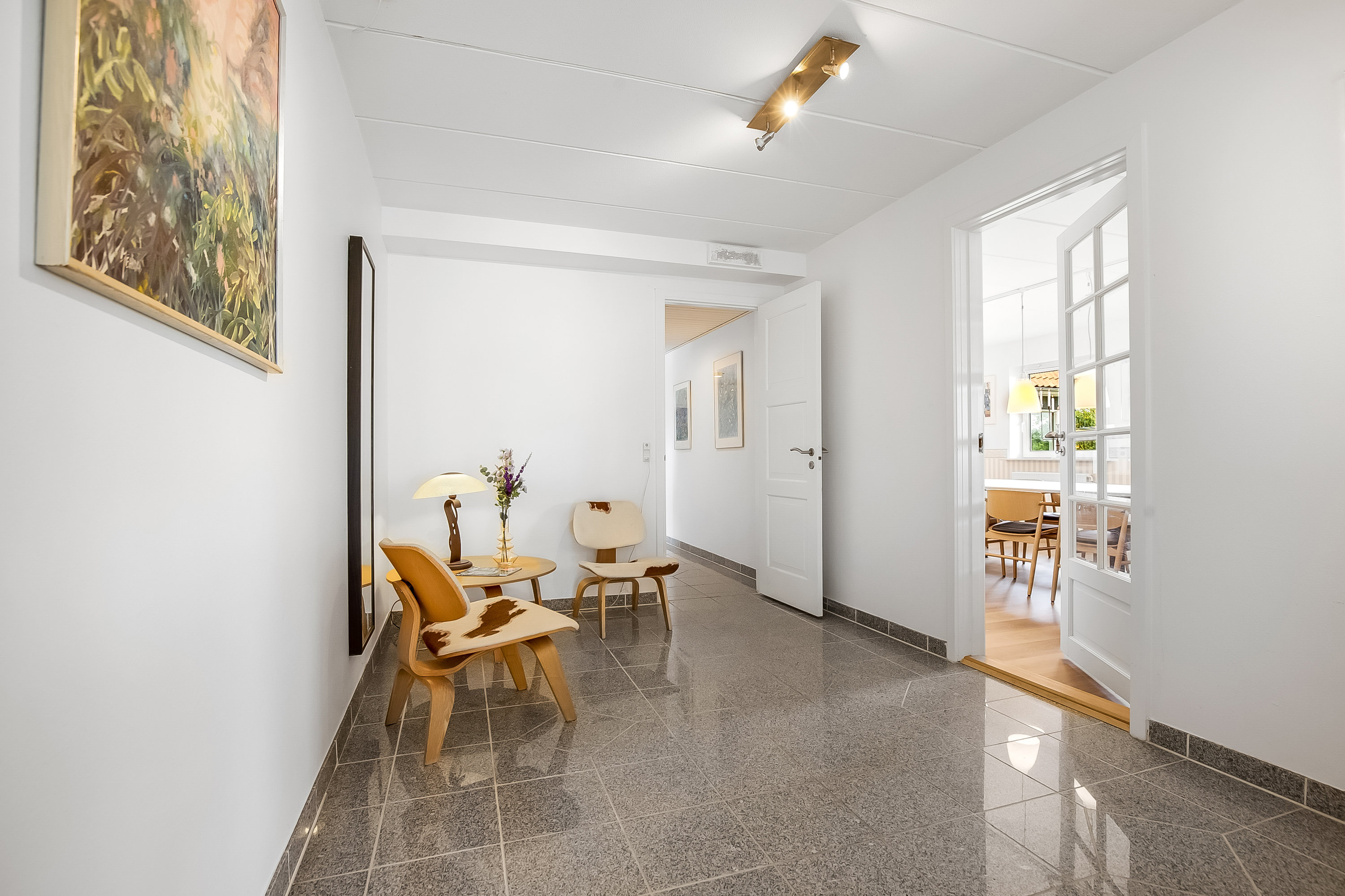 Fremhævet gang billede i fuldskærmstilstand. Billede af Agtrup Midtskovvej 115, Agtrup, 6091 Bjert