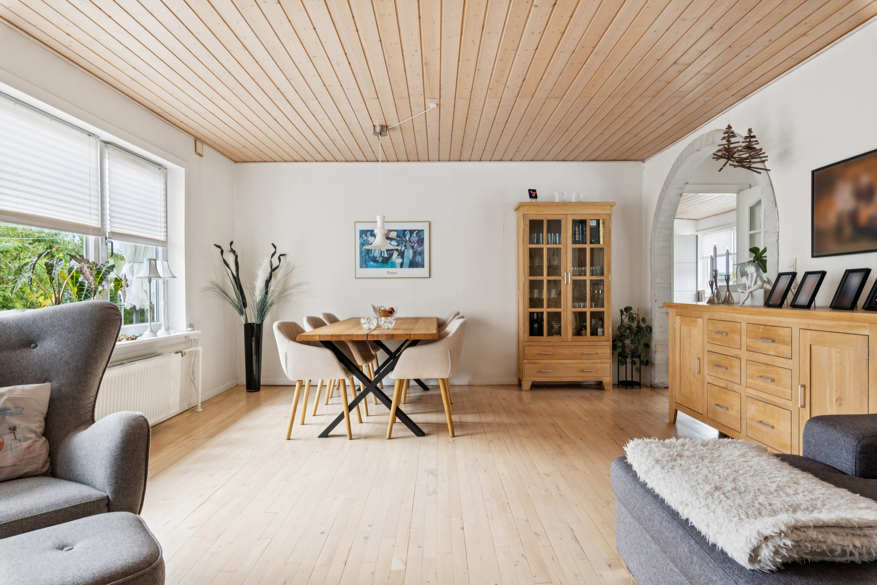 Fremhævet stue billede i fuldskærmstilstand. Billede af Hovangsvej 43, 9500 Hobro