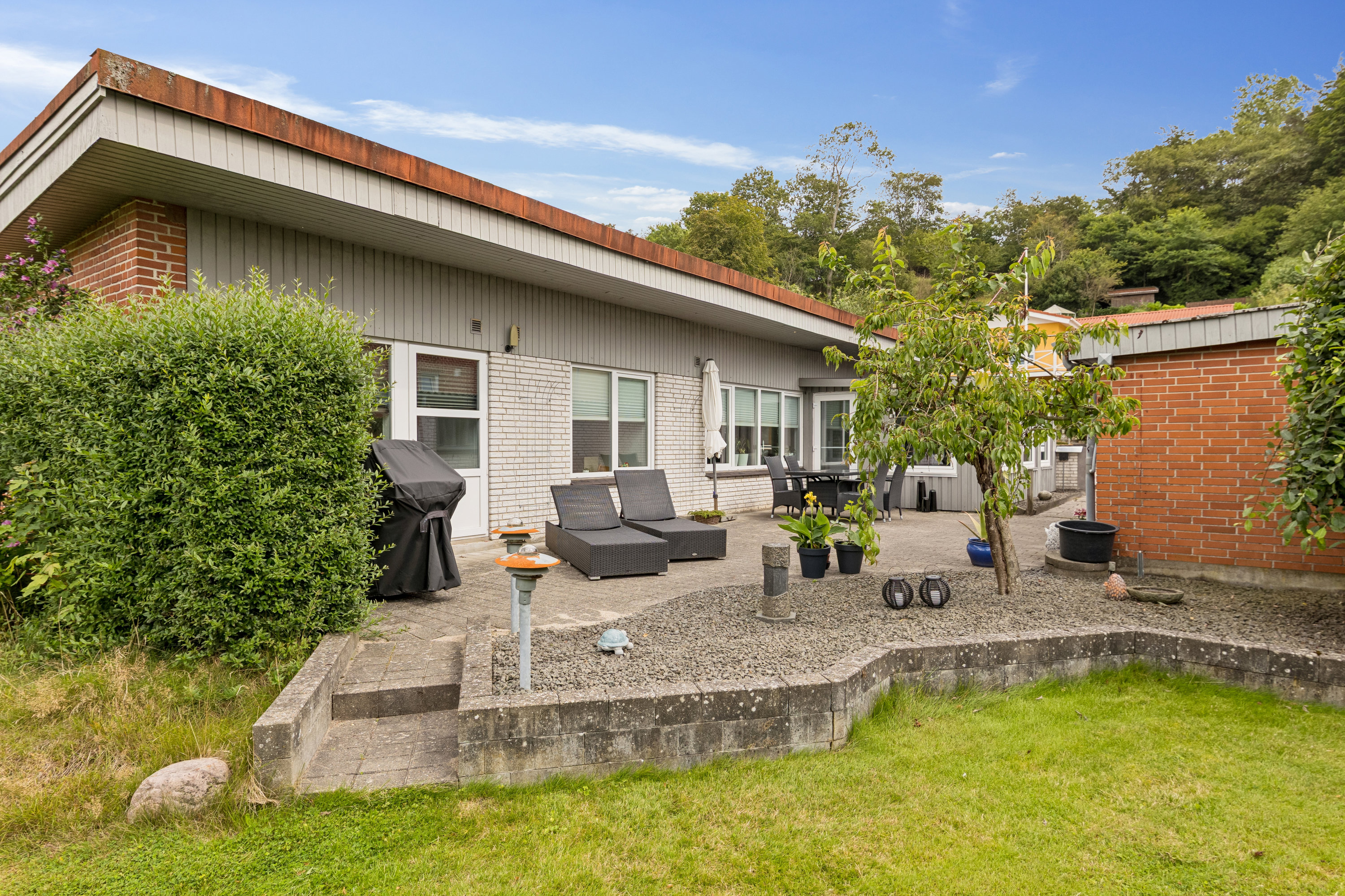 Fremhævet terrasse billede i fuldskærmstilstand. Billede af Hovangsvej 43, 9500 Hobro