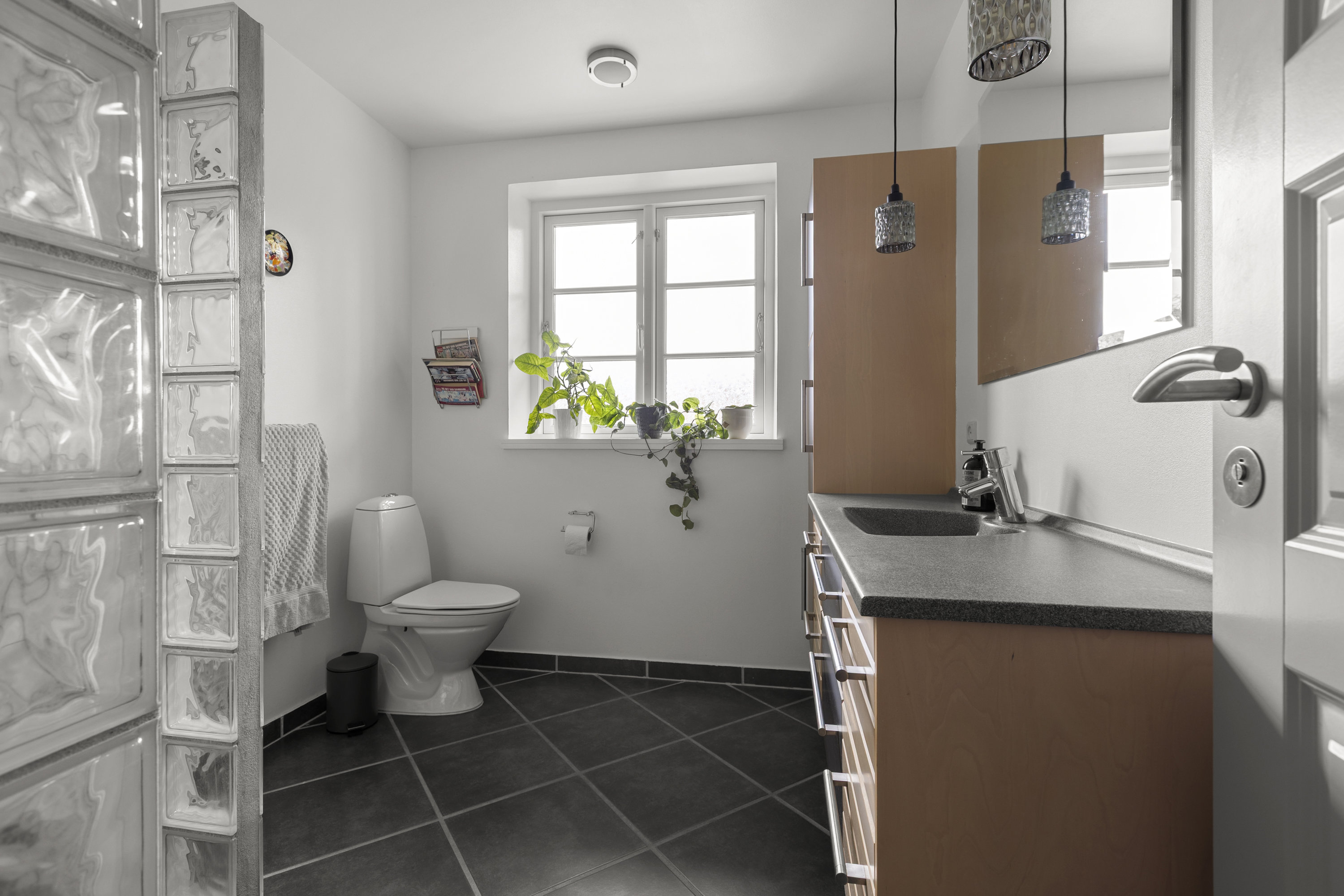 Fremhævet badeværelse billede i fuldskærmstilstand. Billede af Poppelvang 16, Pedersborg, 4180 Sorø