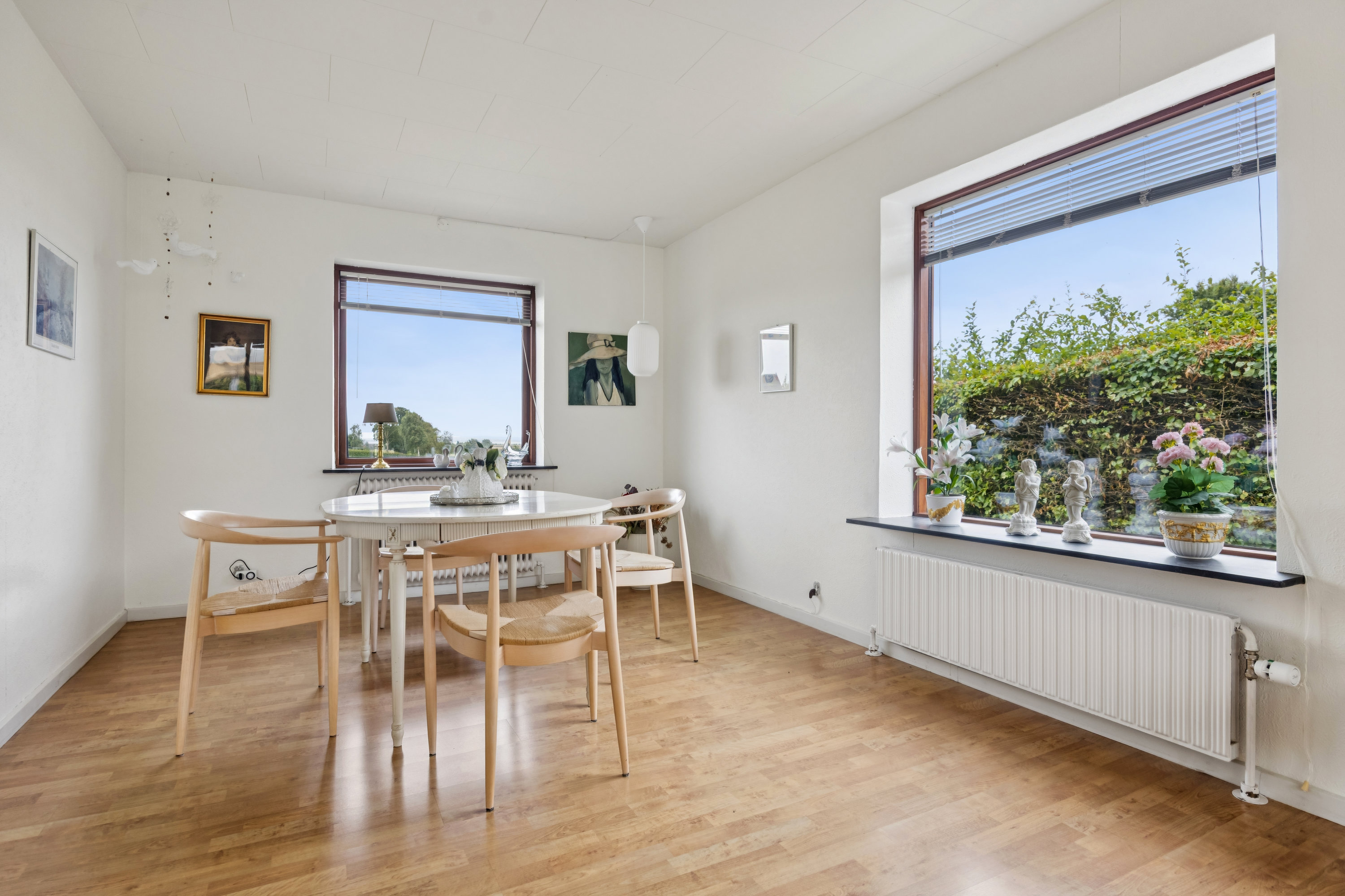 Fremhævet stue billede i fuldskærmstilstand. Billede af Urbakken 1, Øland, 9460 Brovst