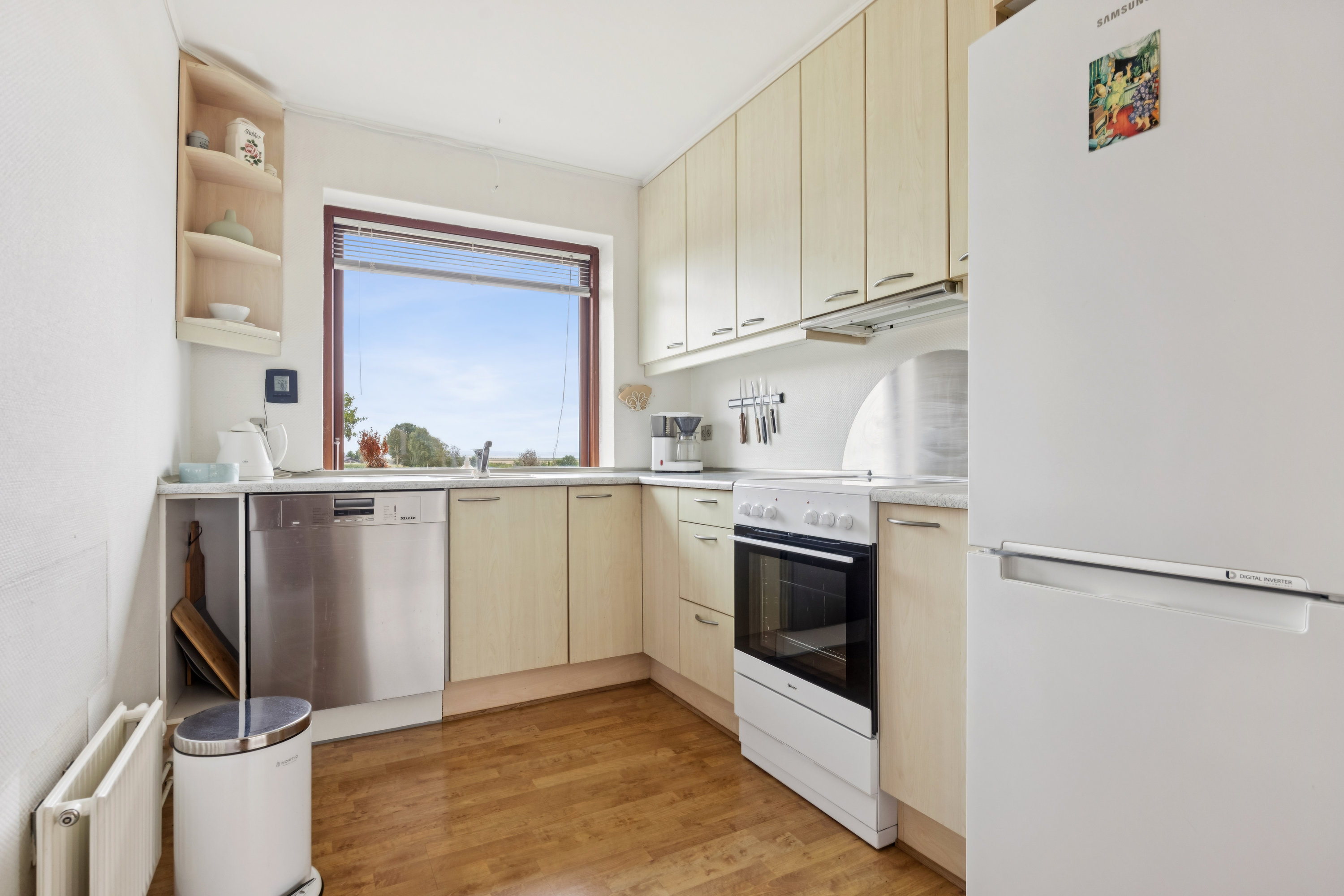 Fremhævet køkken billede i fuldskærmstilstand. Billede af Urbakken 1, Øland, 9460 Brovst