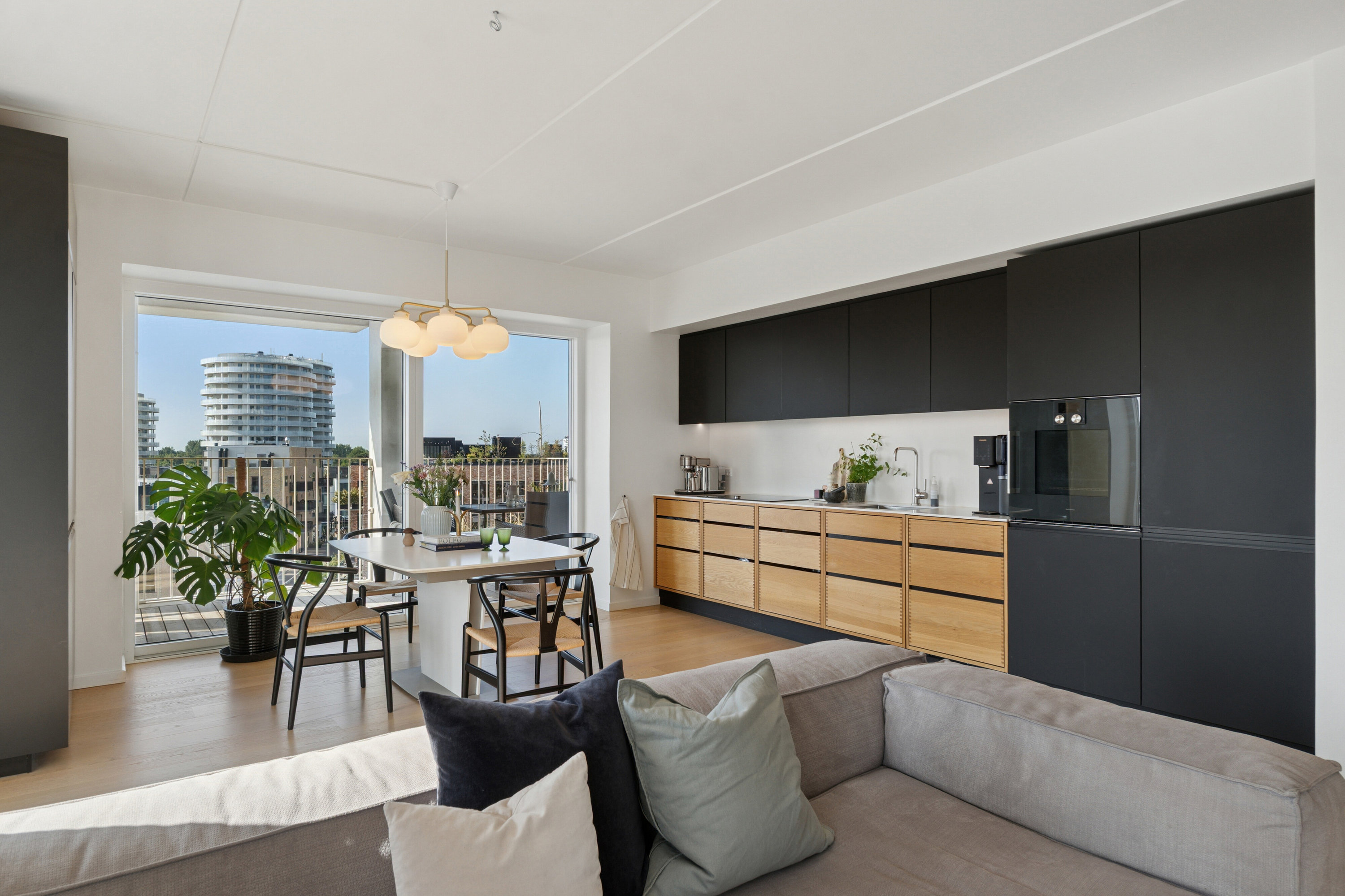 Fremhævet stue billede i fuldskærmstilstand. Billede af Islands Brygge 76, 4. 3., 2300 København S