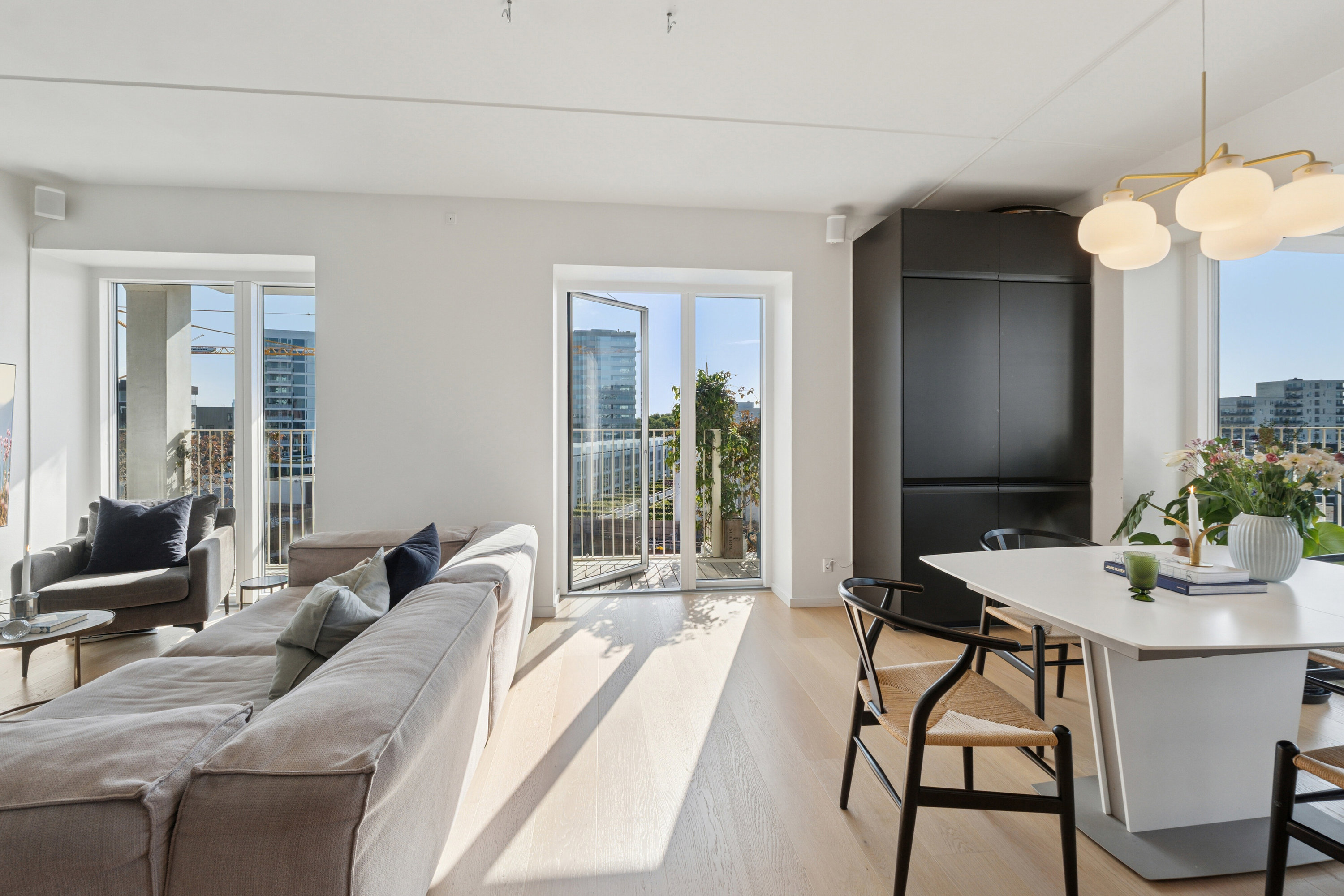 Fremhævet stue billede i fuldskærmstilstand. Billede af Islands Brygge 76, 4. 3., 2300 København S