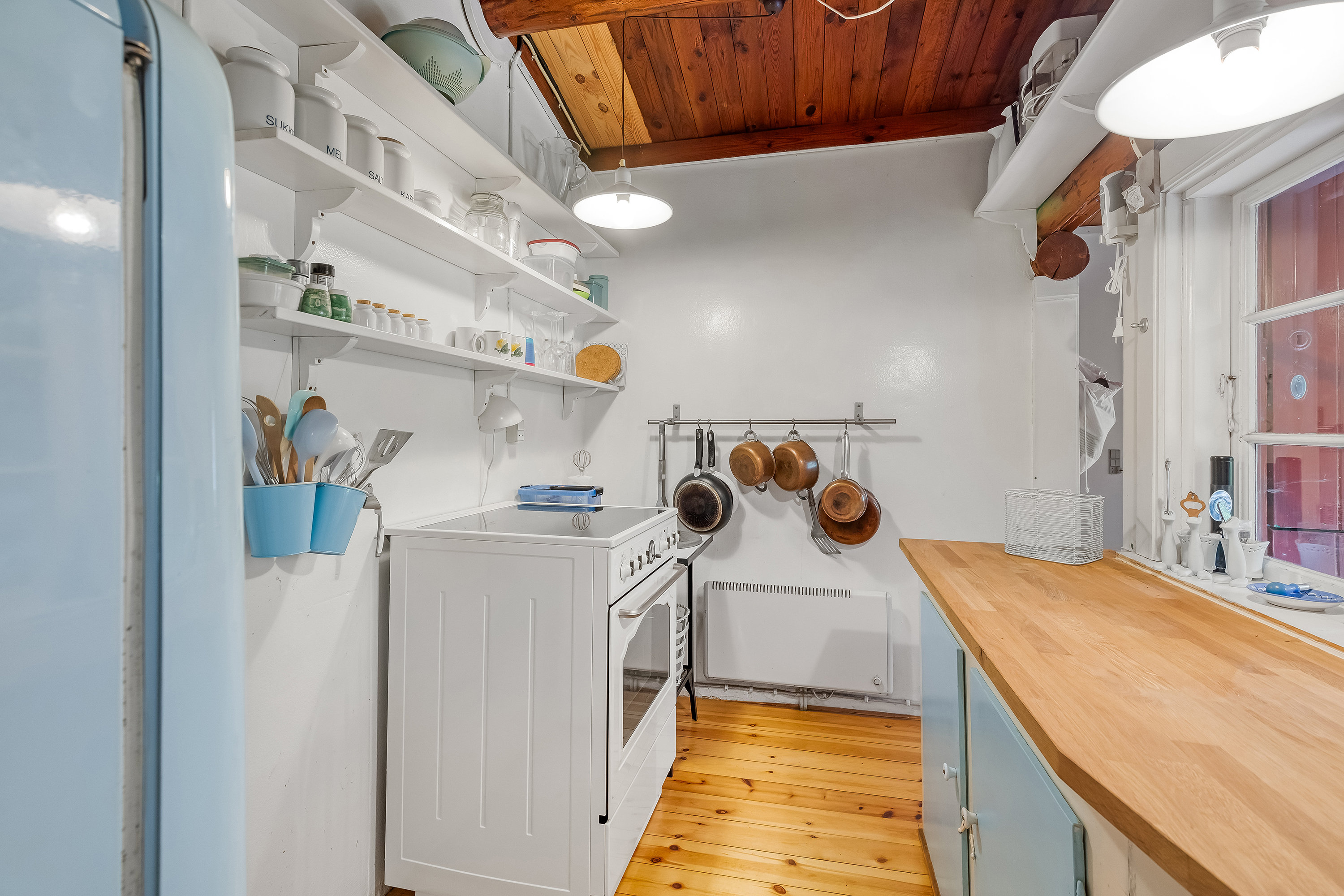 Fremhævet køkken billede i fuldskærmstilstand. Billede af Smidstrup Strandvej 56, Smidstrup, 3250 Gilleleje