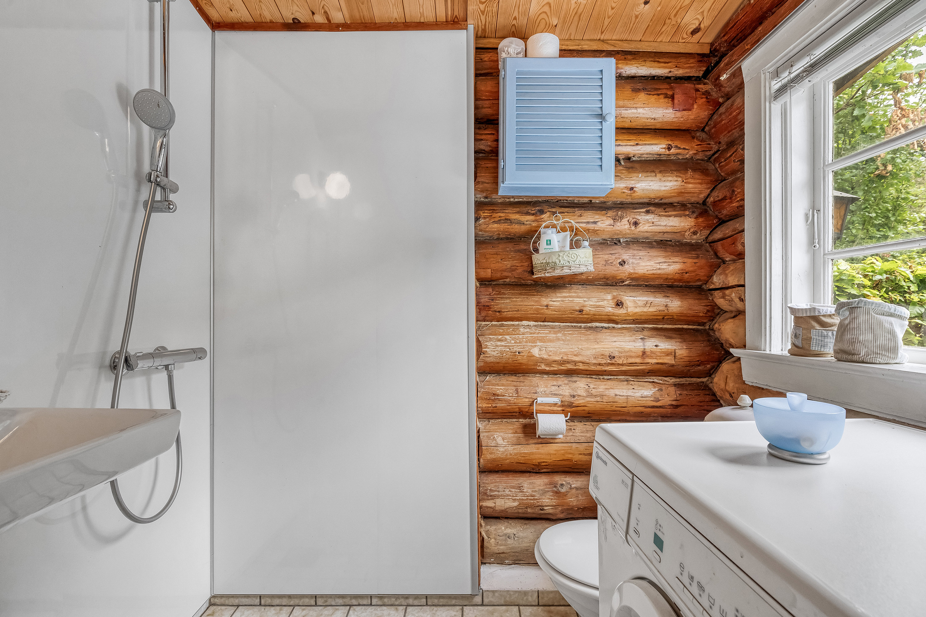 Fremhævet badeværelse billede i fuldskærmstilstand. Billede af Smidstrup Strandvej 56, Smidstrup, 3250 Gilleleje