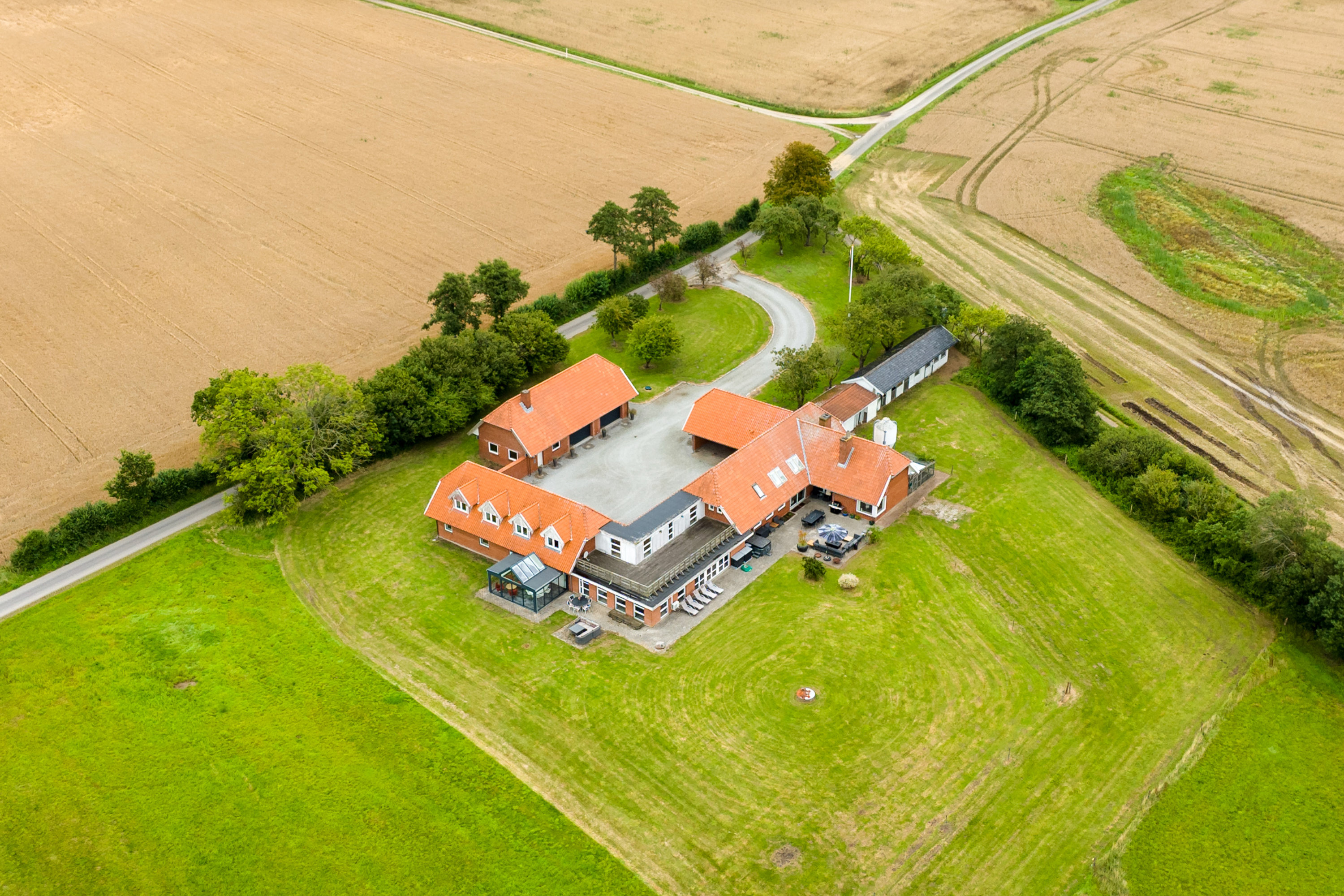 Fremhævet luftfoto billede i fuldskærmstilstand. Billede af Agtrup Midtskovvej 115, Agtrup, 6091 Bjert