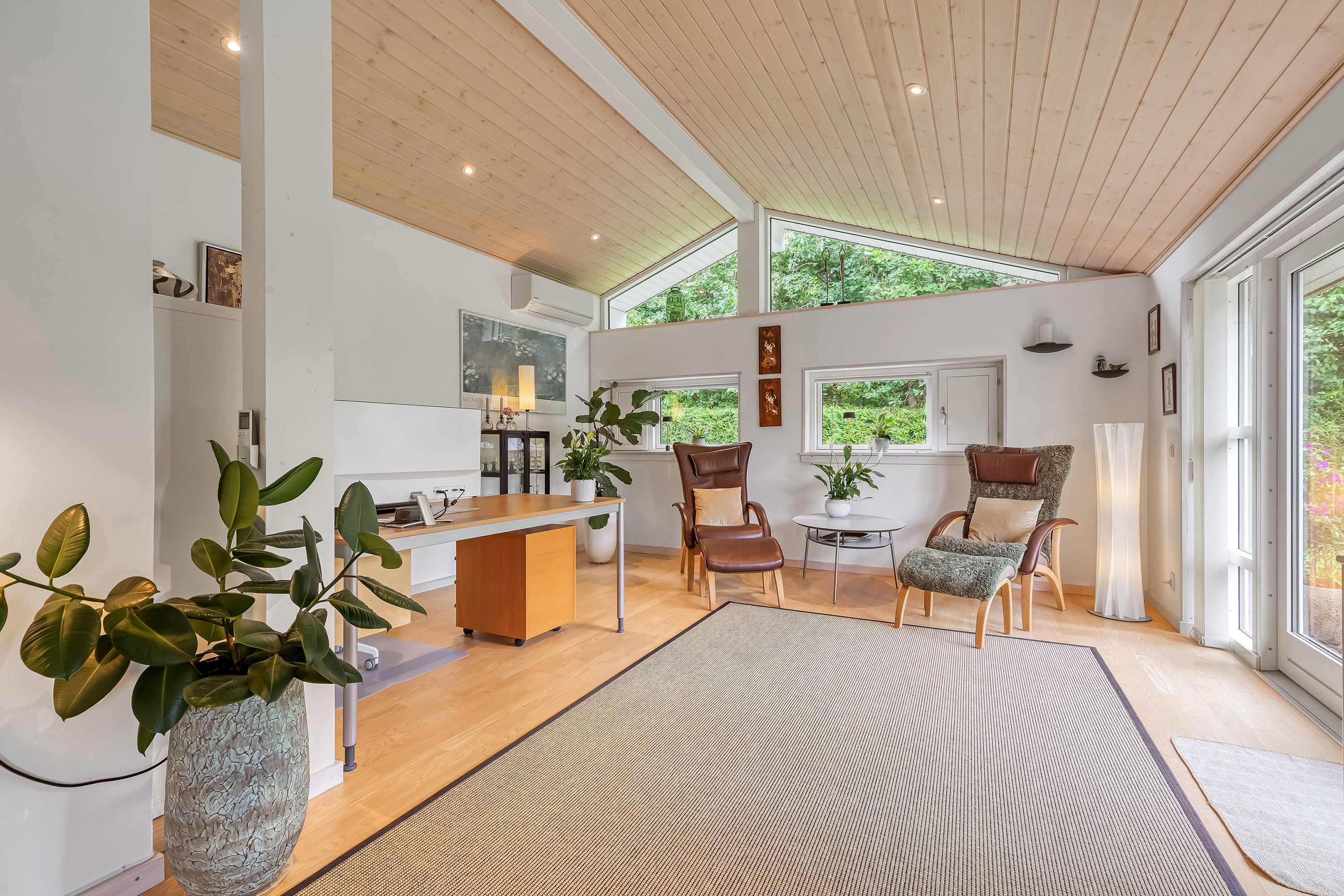 Fremhævet stue billede i fuldskærmstilstand. Billede af Frits Nielsens Vej 15, 3210 Vejby